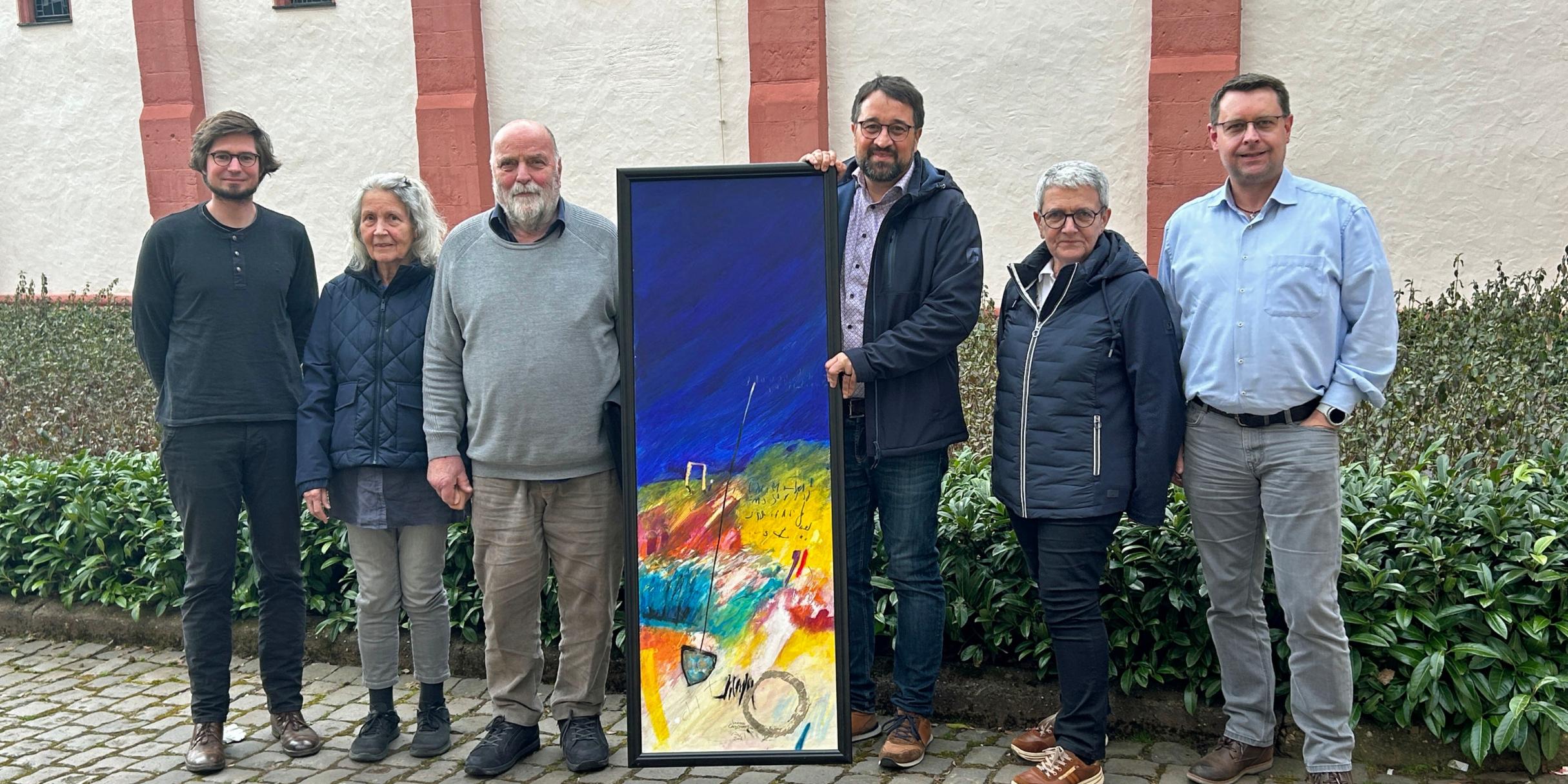 Philipp Kirsch (Leitungsteam), Marliese und Uwe Appold, Kooperator Michael Meyer, Marliese Klees und Gemeindereferent Thomas Kaspar bereiten den Ausstellungszyklus vor.