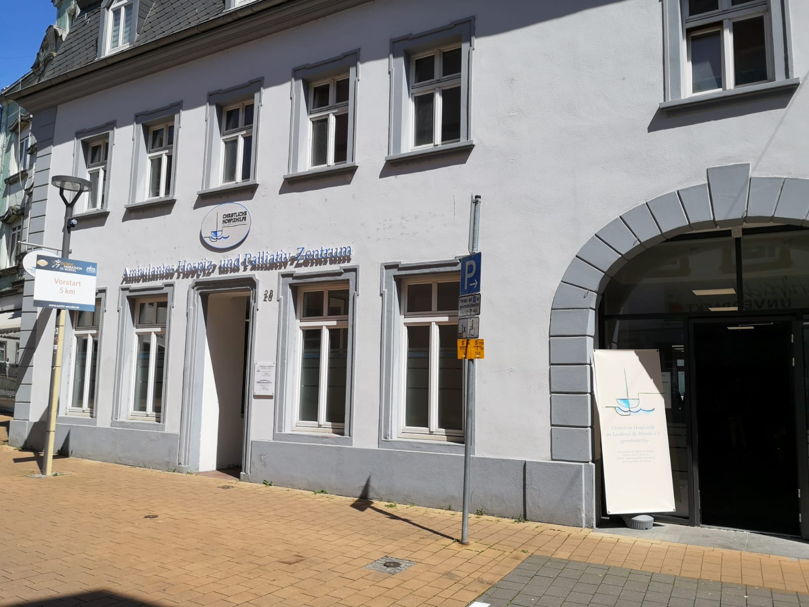 Die Vorderseite des neuen Hospizzentrums in der Luisenstraße 28.