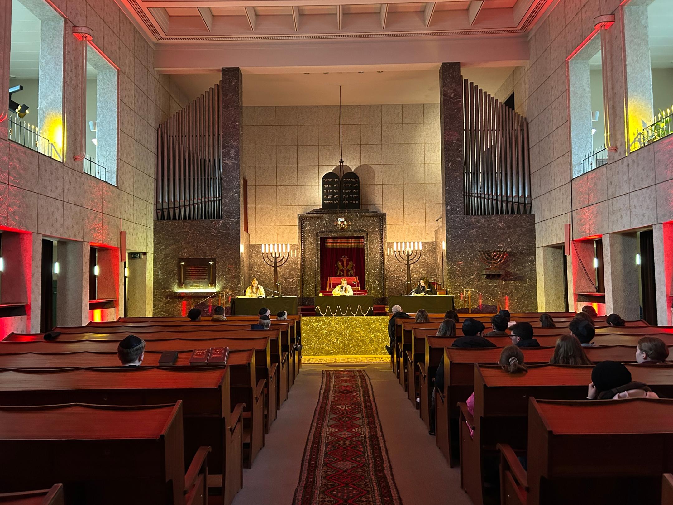 Erstmalig fand die Klangstele in der Saarbrücker Synagoge statt.