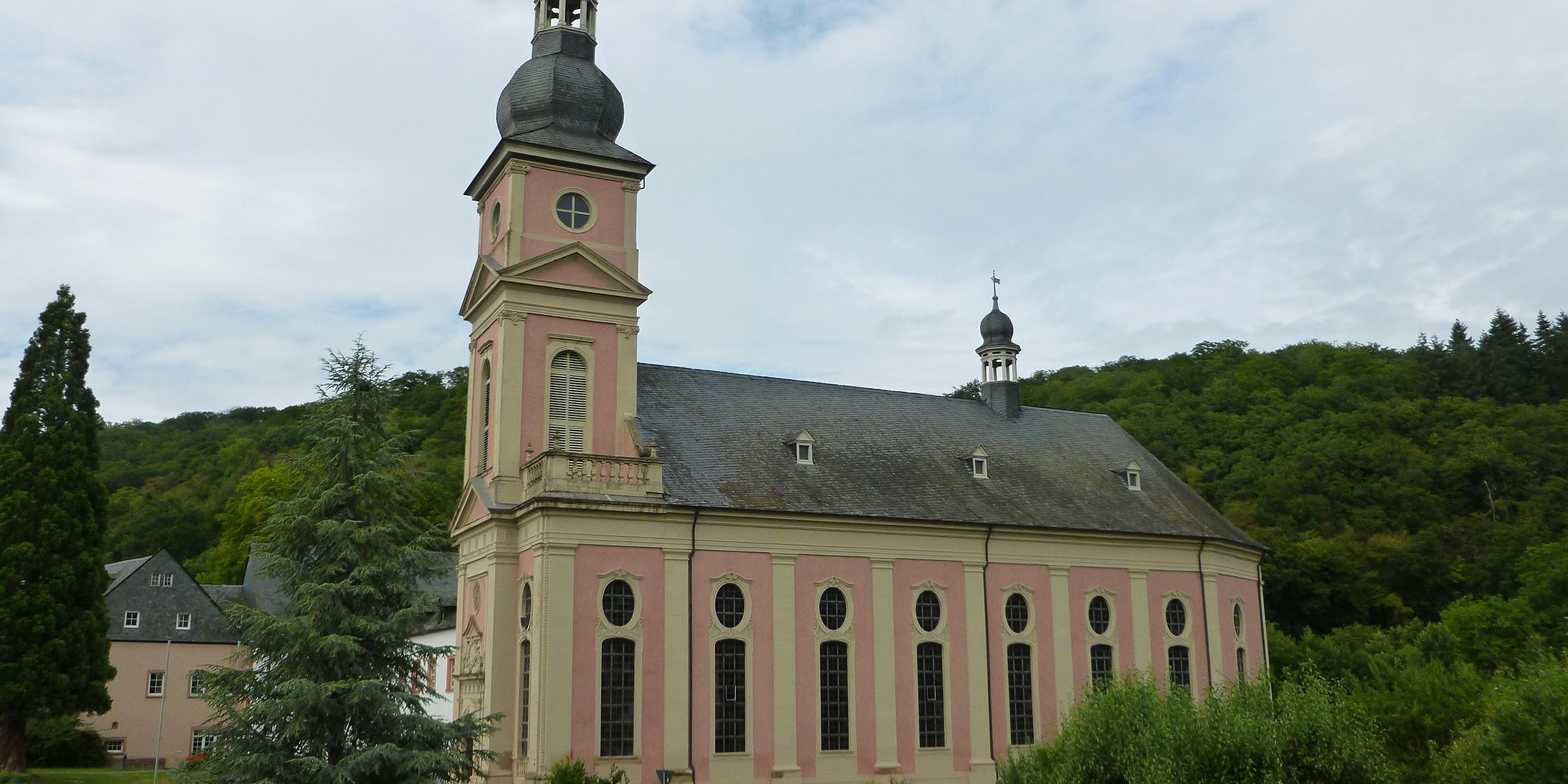 Die Klosterkirche des Karmel Springiersbach in der Eifel