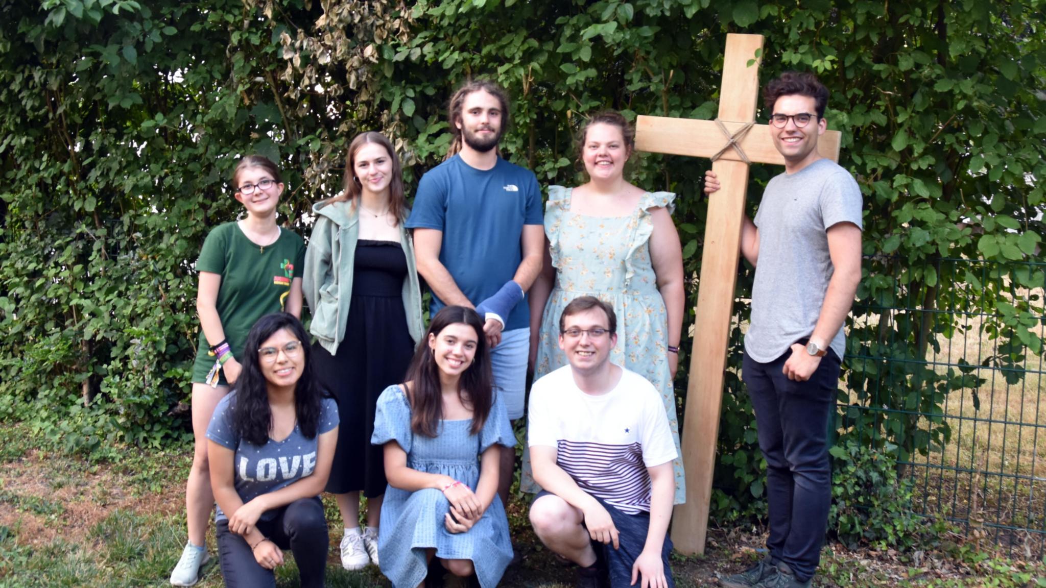 Junger Saarbrückerinnen und Saarbrücker freuen sich auf den Weltjugendtag in Lissabon: Hannah, Lilli, Luca, Marieke, Christian (hintere Reihe von links), Bélem, Chantal und Benedikt (vordere Reihe von links)