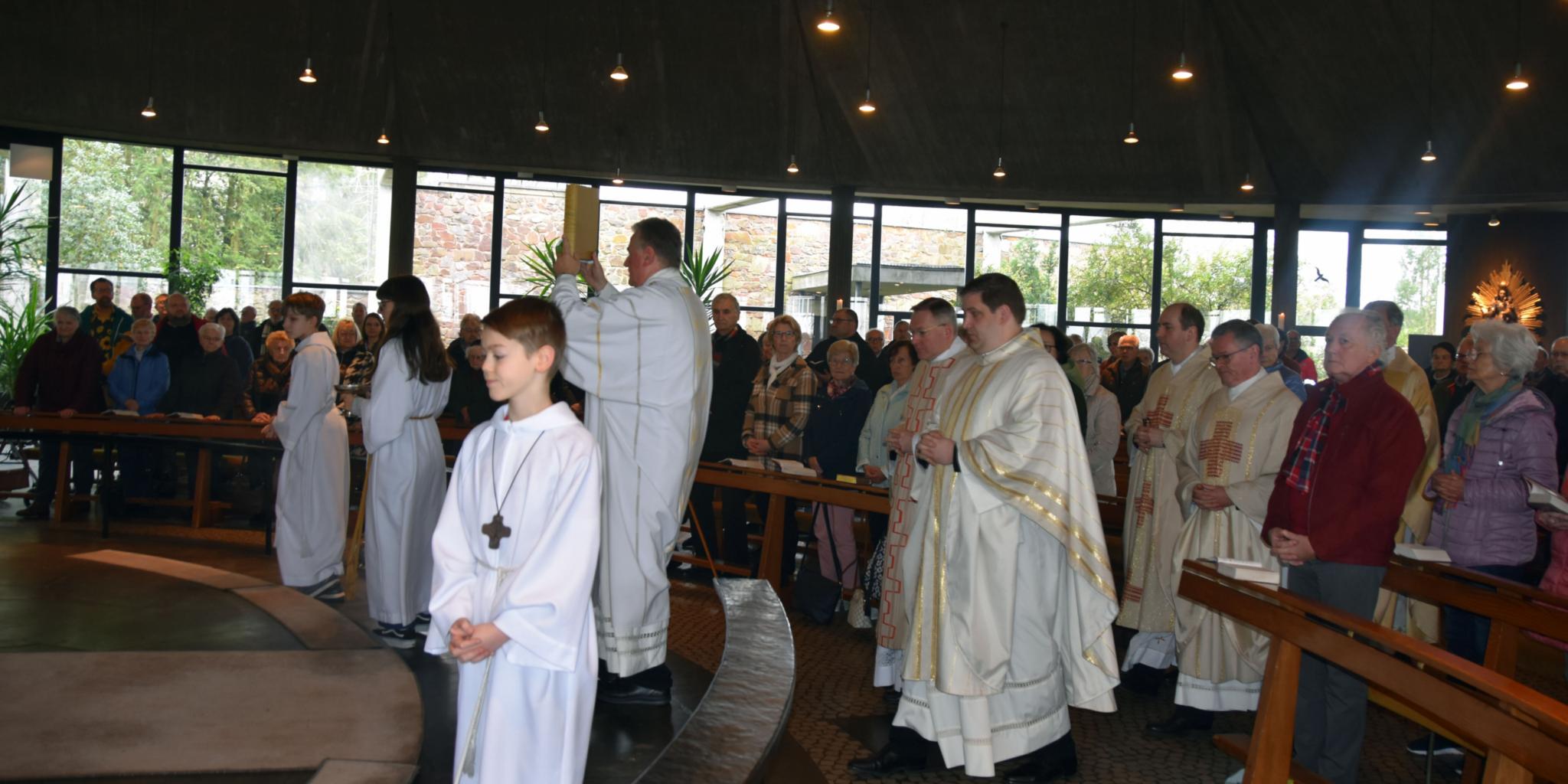 300 Menschen kamen zum Festhochamt in die St. Josefskirche in Merzig.