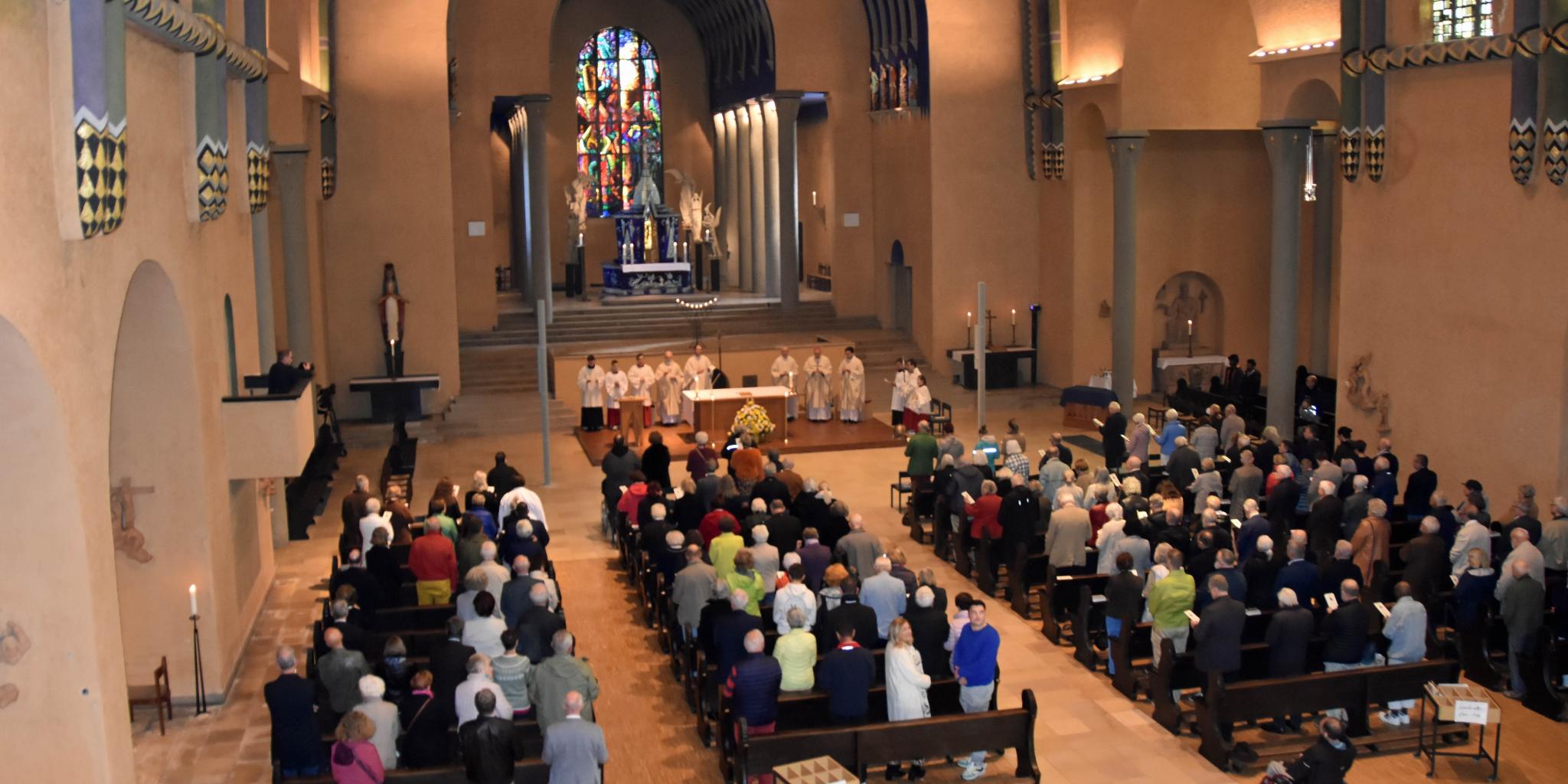 Blick in die Kirche während des Gottesdienstes