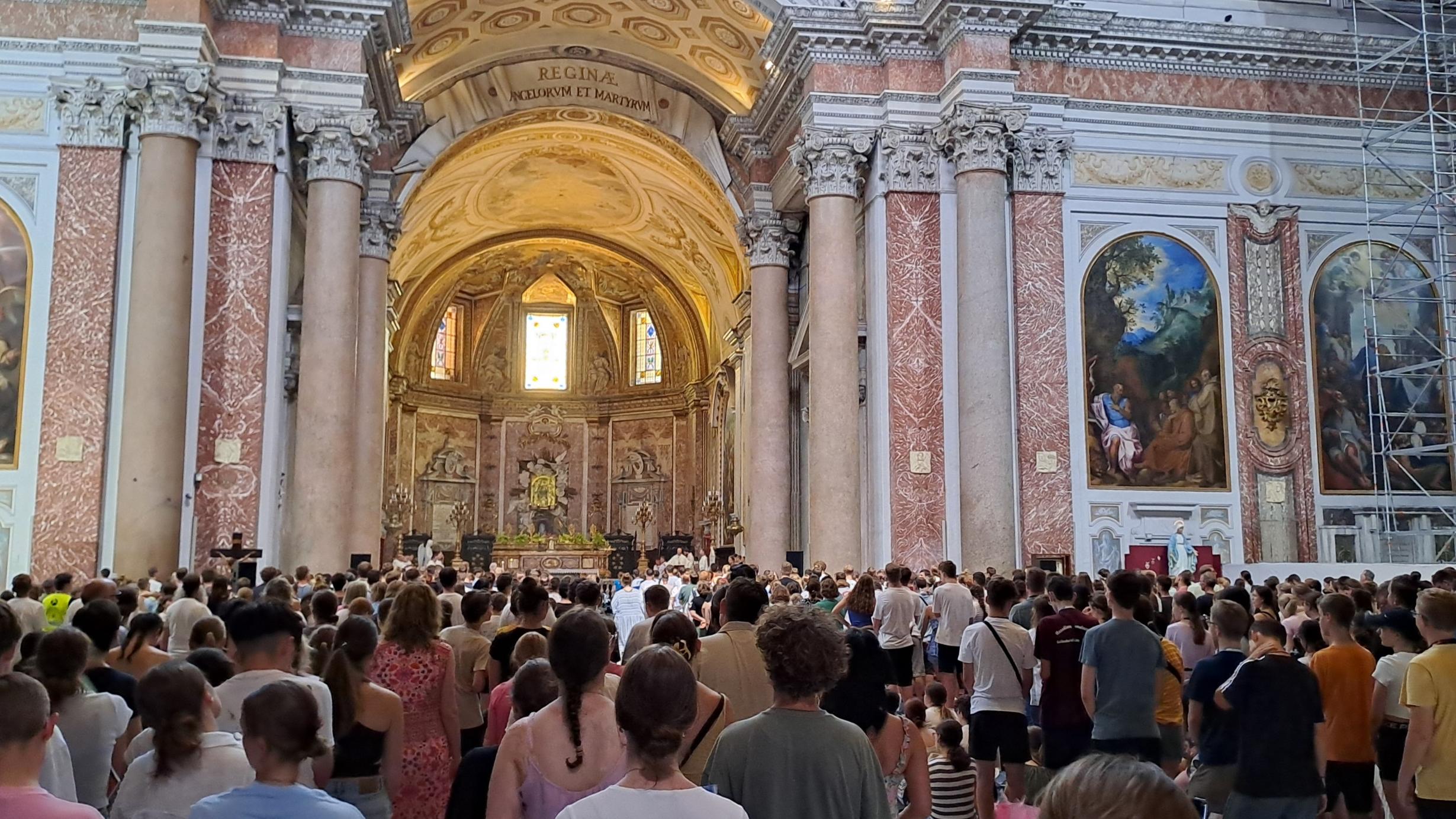 Die Mini-Wallfahrt endet mit einem Gottesdienst in Santa maria degli Angeli