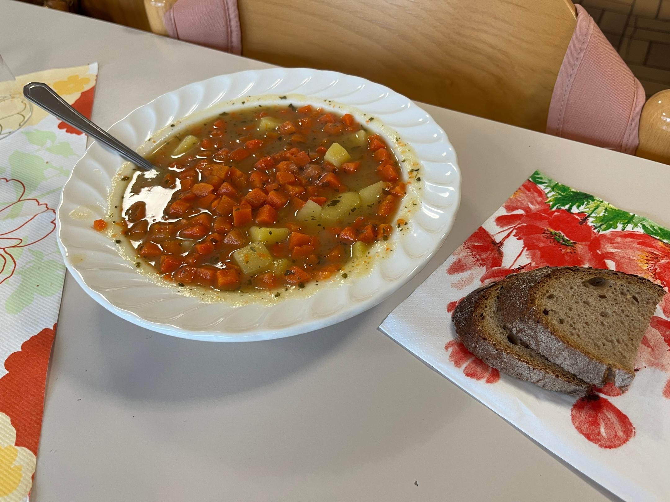 Das Essen schmeckt in Gemeinschaft viel besser.