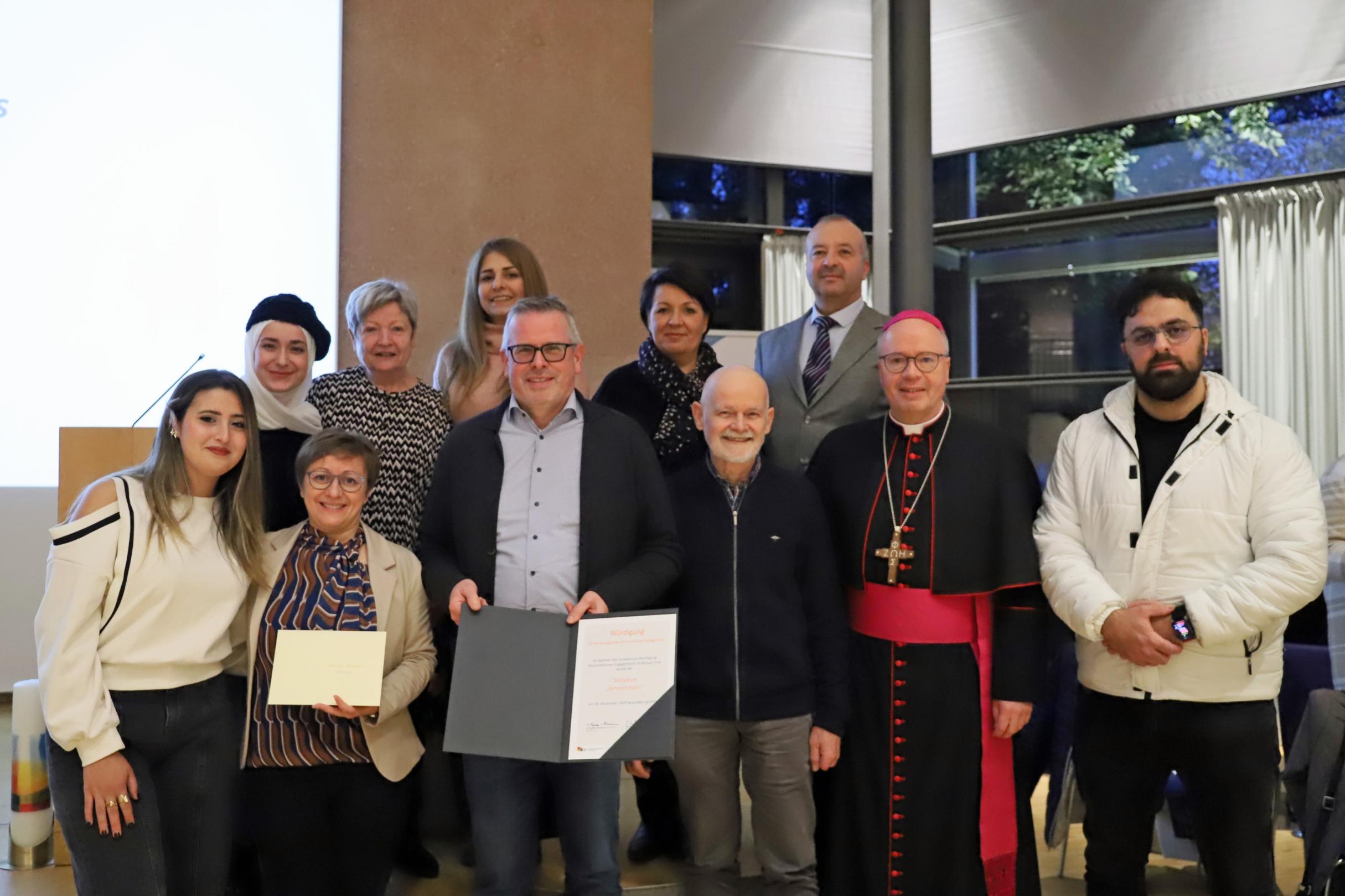 Die  geehrte Initiative „Ämterlotsen“ aus Völklingen