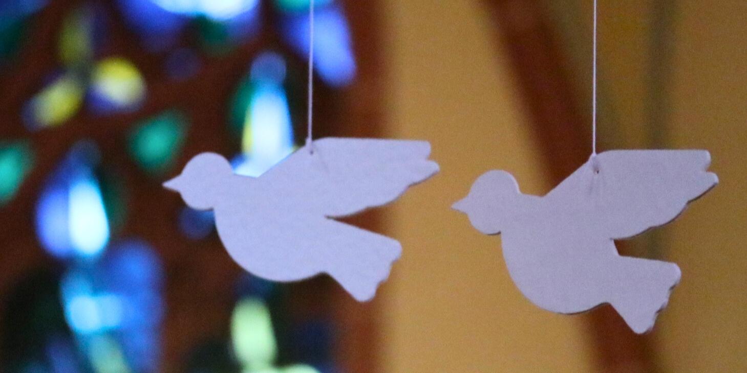 Friedenstauben in der Kirche Heilig Kreuz in Bad Kreuznach