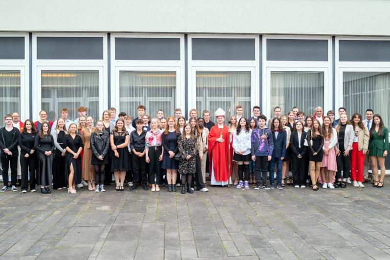 36 junge Menschen empfingen das Sakrament der Firmung in St. Stephan Andernach.
