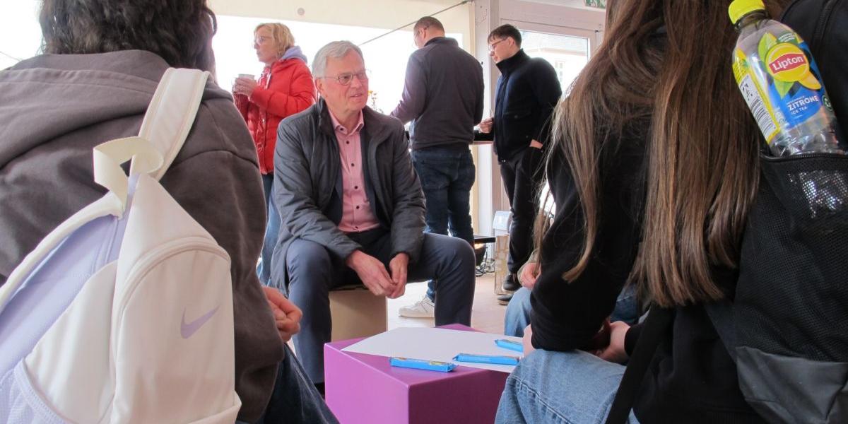 Meet & Greet mit Schüler*innen und Generalvikar Ulrich von Plettenberg