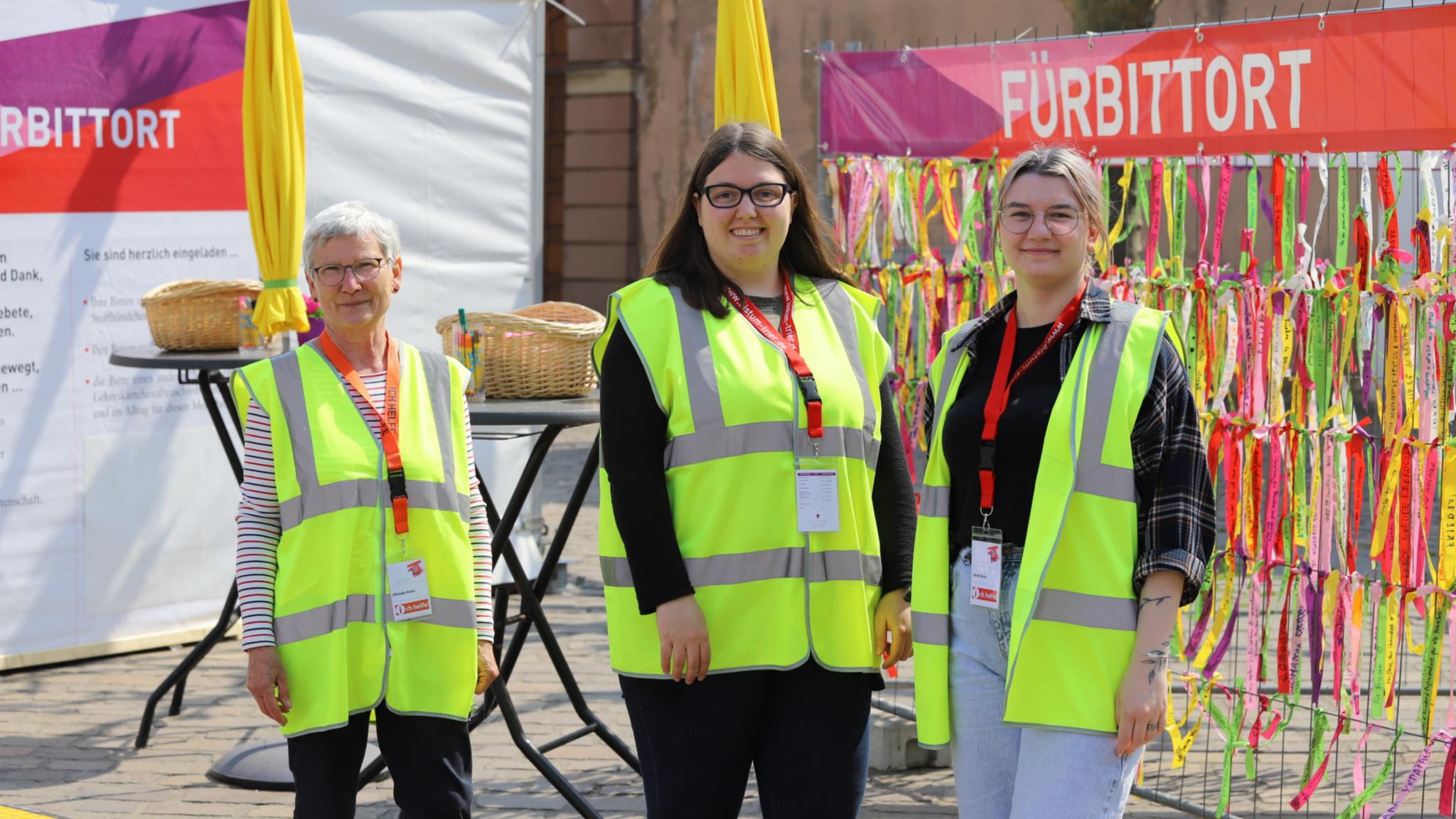 Die Ehrenamtlichen im Besucherdienst - sie begleiten, organisieren, informieren.