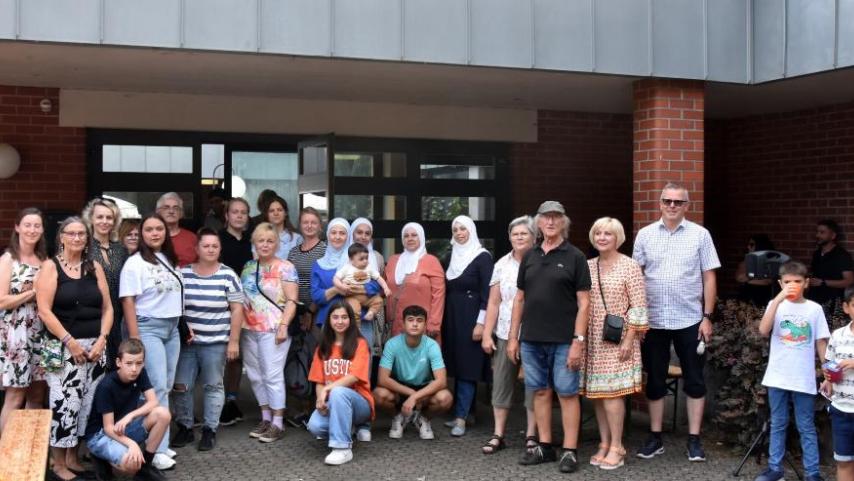 Viele Menschen aus verschiedenen Kulturen kamen zur Interkulturellen Begegnung an die Begegnungskirche in Köllerbach. (Archivfoto 2022)