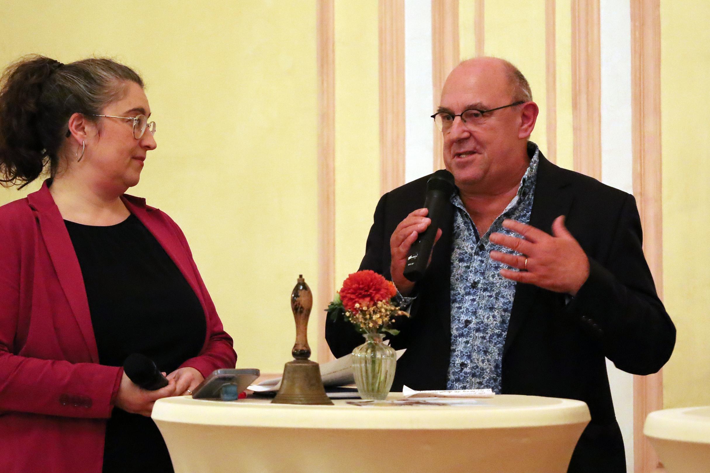 Dr. Klaus-Gerd Eich, Leiter der Ausbildung Pastorale Berufe und Moderatorin Judith Rupp