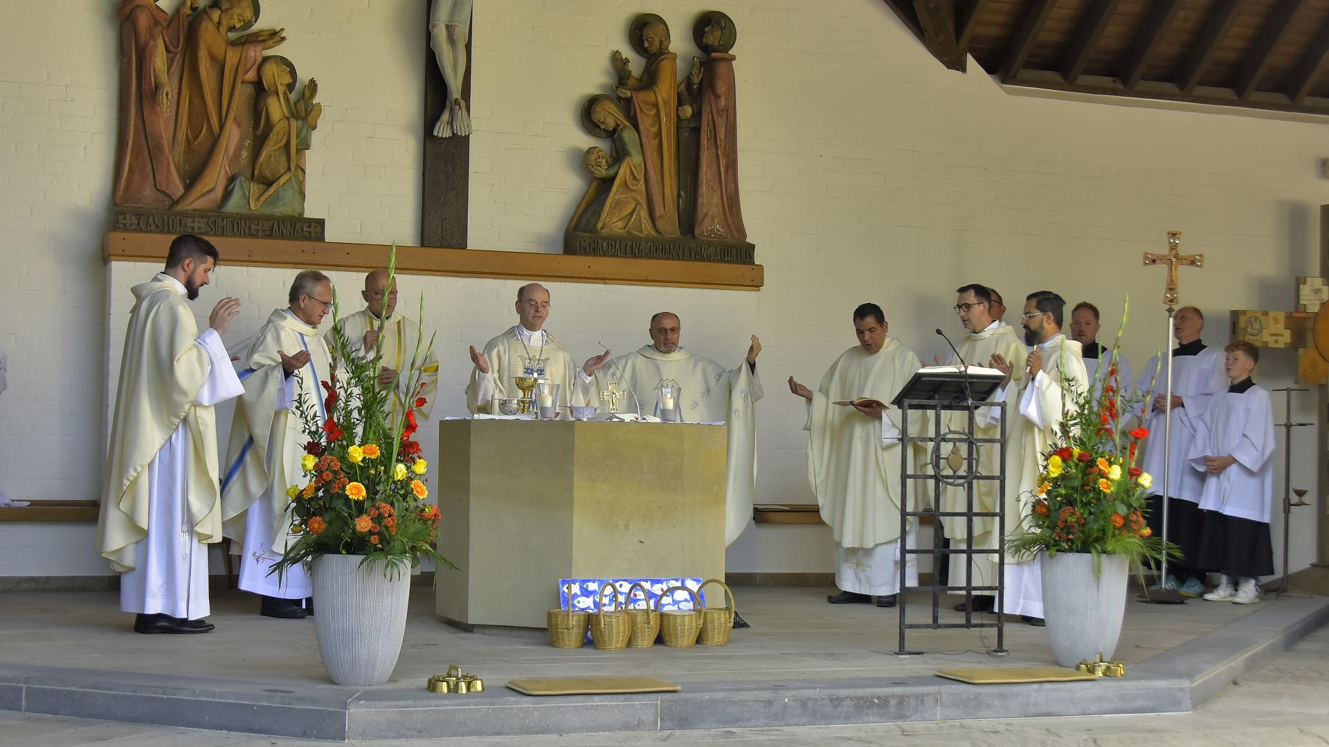 Die Zelebranten beim Abschlussgottesdienst