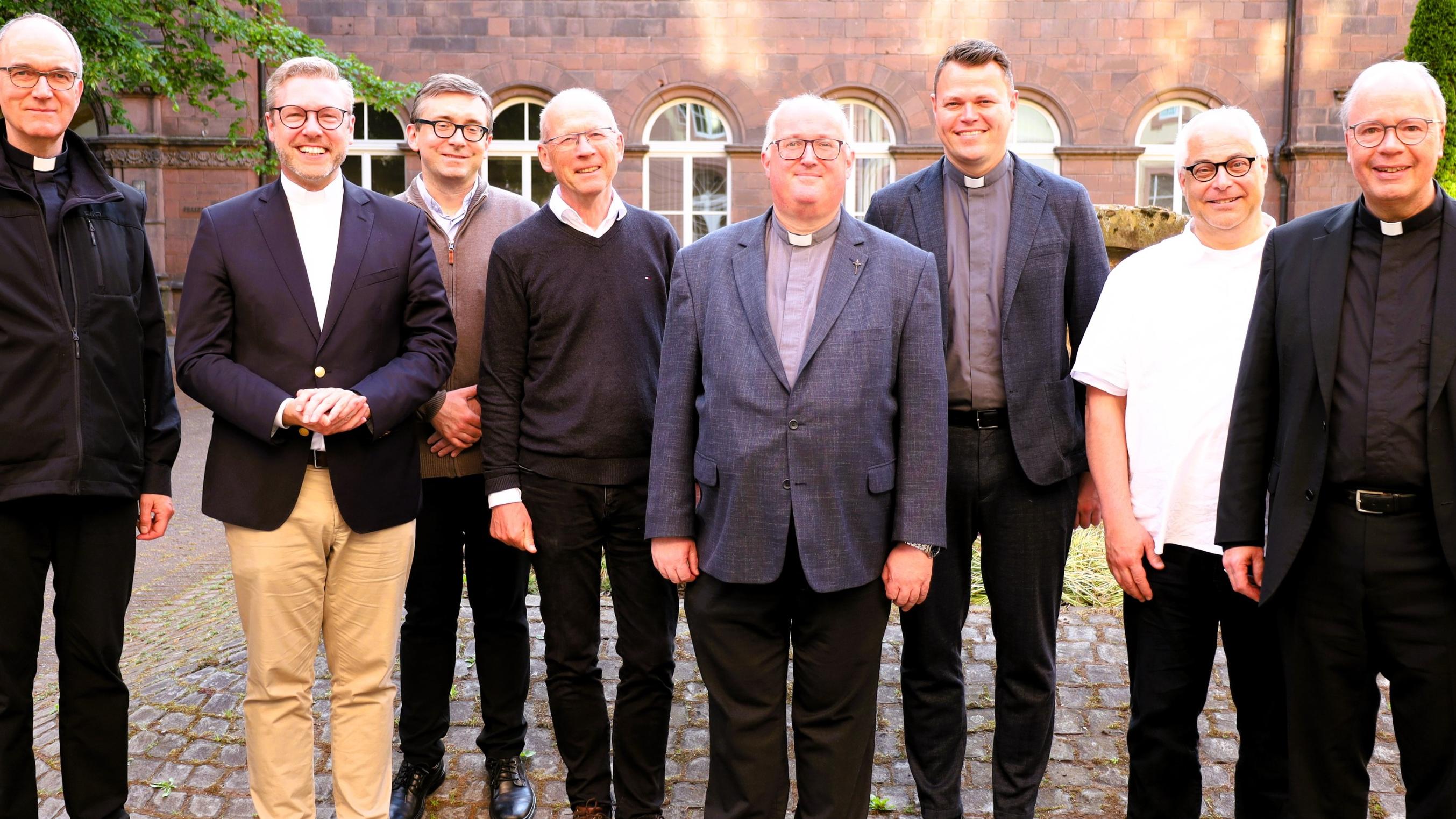 Die Teilnehmer der Regentenkonferenz mit Bischof Stephan Ackermann (rechts)