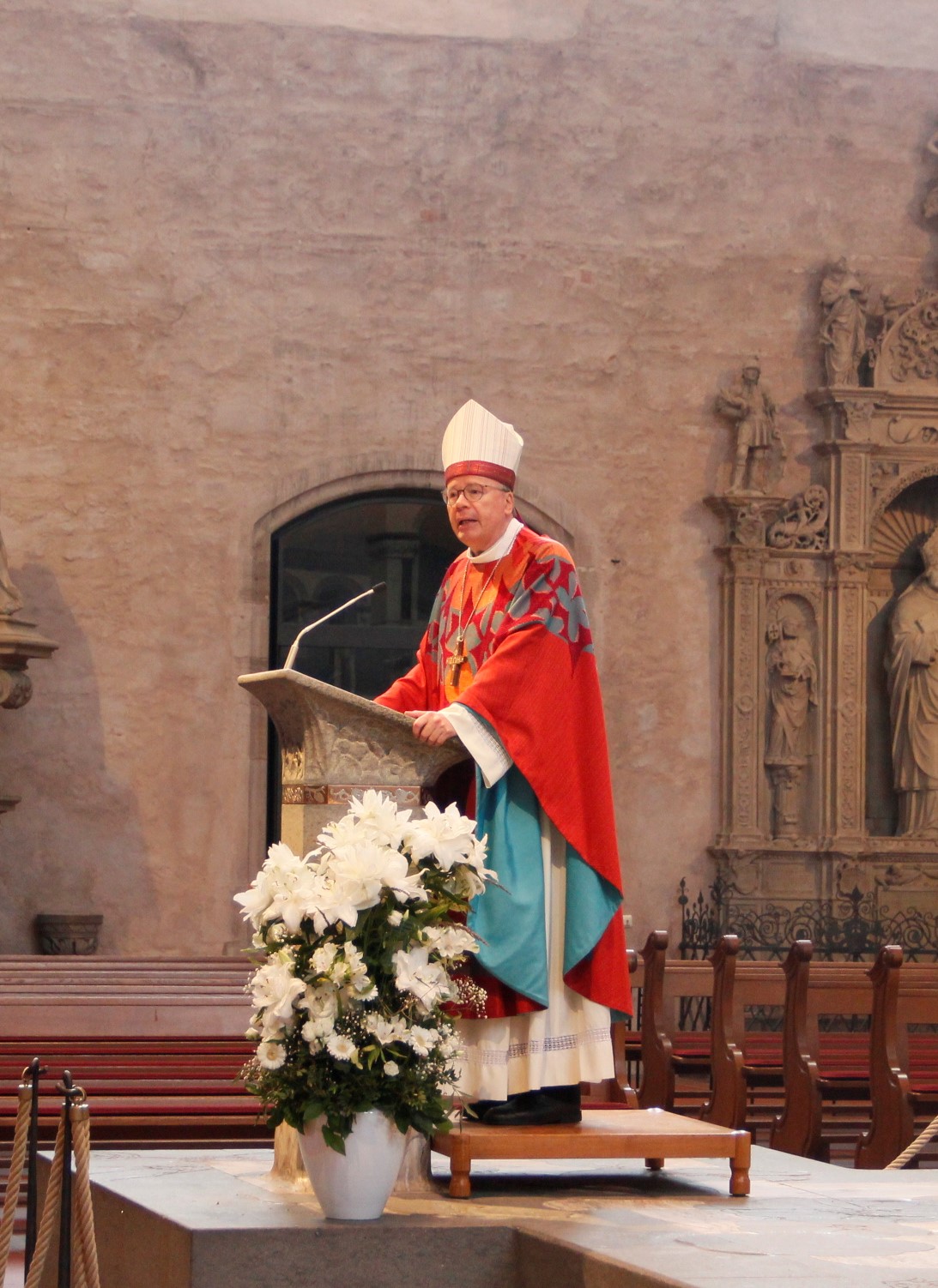 Bischof Ackermann bei der Predigt