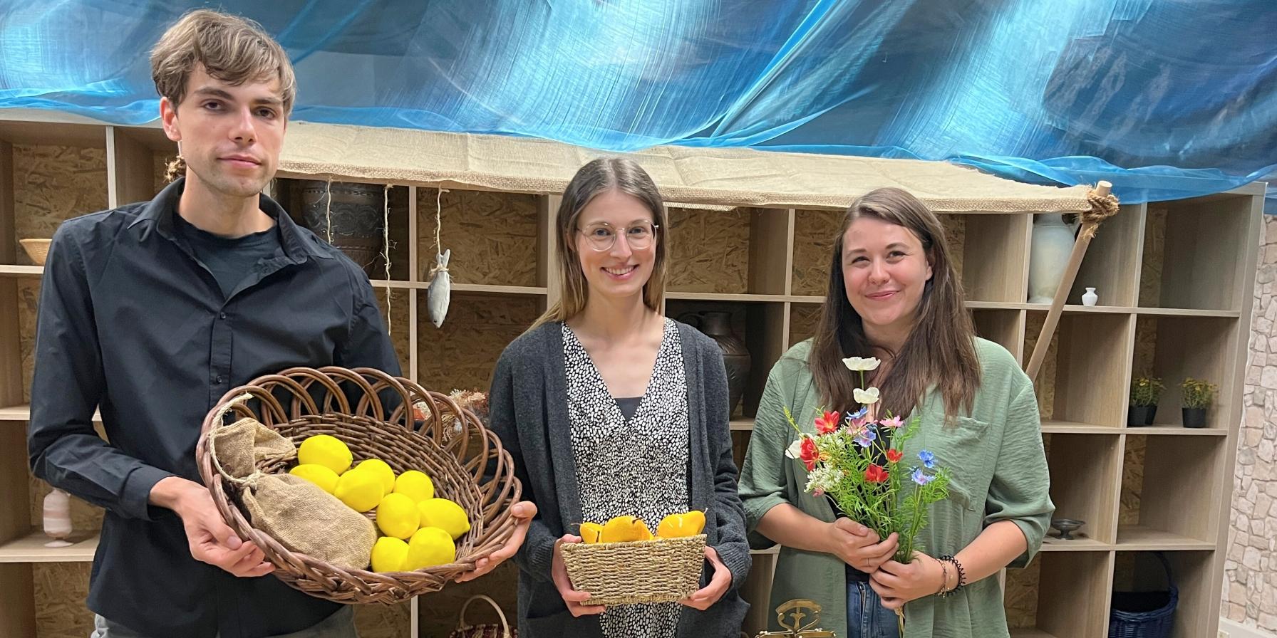 Verantwortlich für das pädagogische Konzept und die gestalterische Umsetzung des Rätselraums in der Koblenzer Katholischen Familienbildungsstätte sind Jakob Schröder, Anna Müldner, und Robin Biß (v. links), die vom ehrenamtlichen Hausmeister und dem gesamten Team der FBS unterstützt werden.