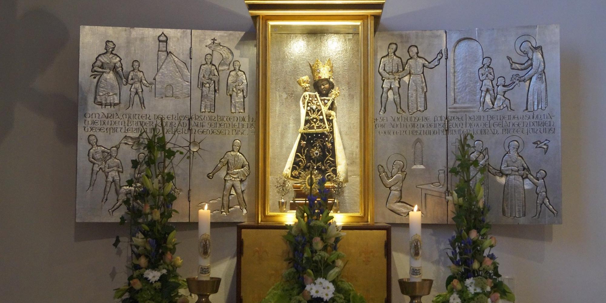 Die Schwarze Madonna von Güchenbach ist das ganze Jahr über auf dem Marienaltar der Pfarrkirche St. Josef in Riegelsberg aufgestellt.