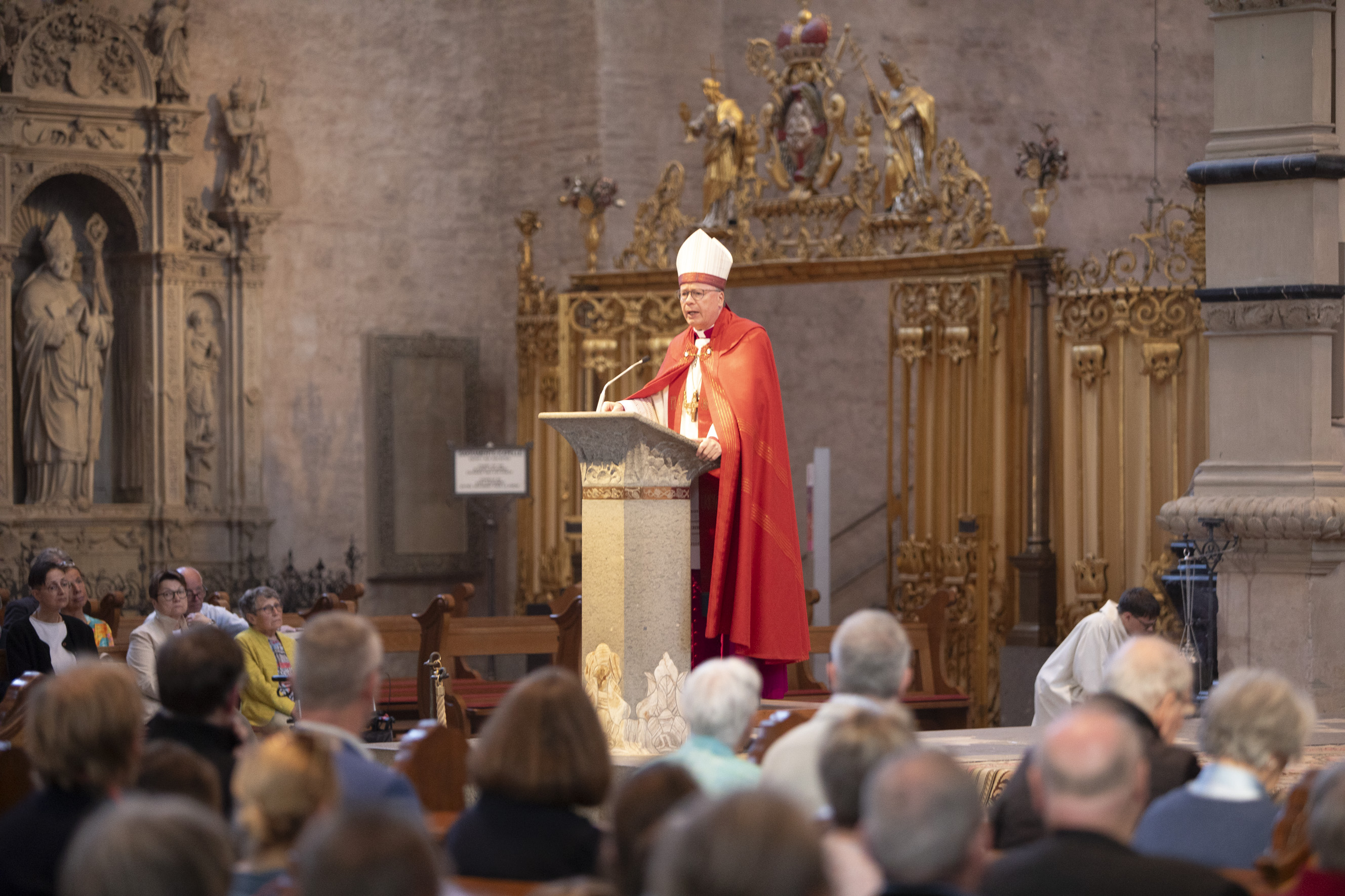 Bischof Ackermann bei der Predigt