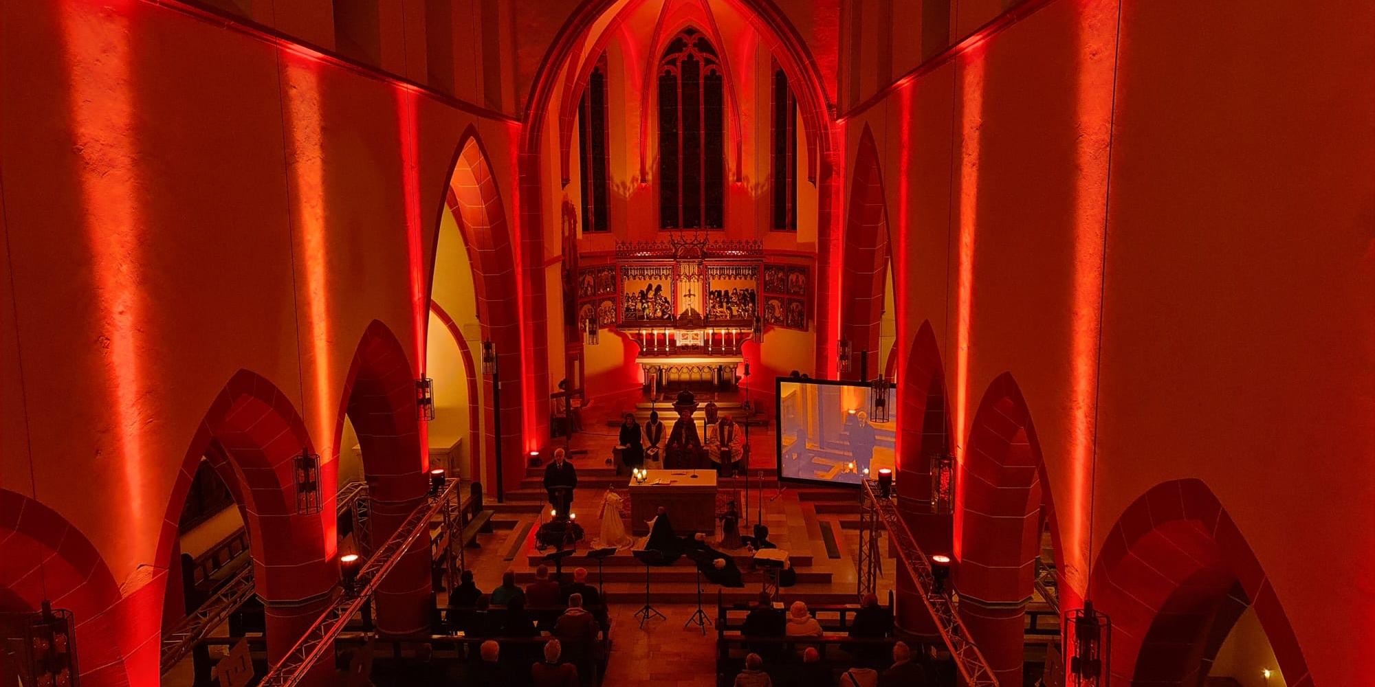 Blick auf die Orgel vom Altarraum aus