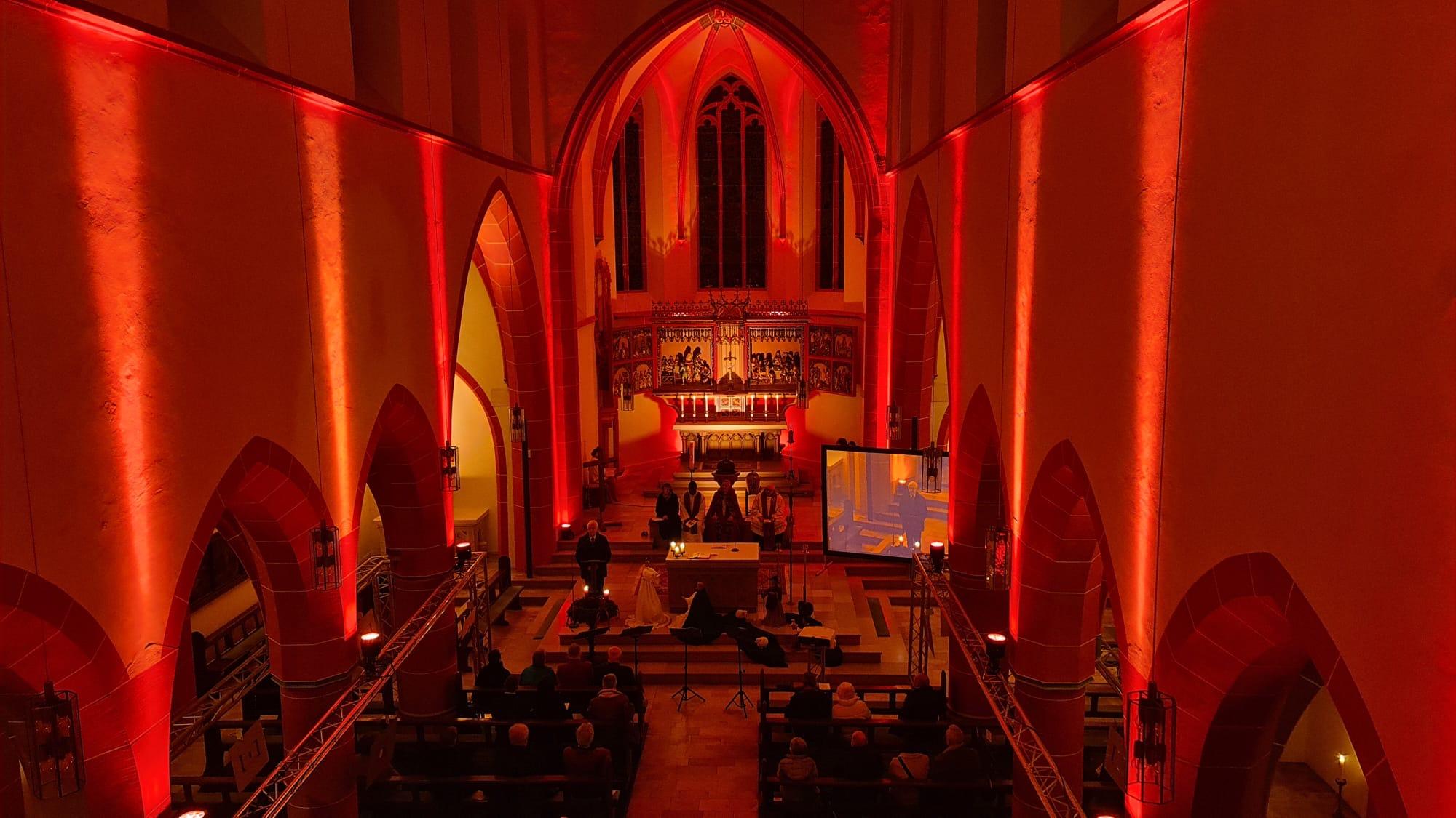 Blick auf die Orgel vom Altarraum aus