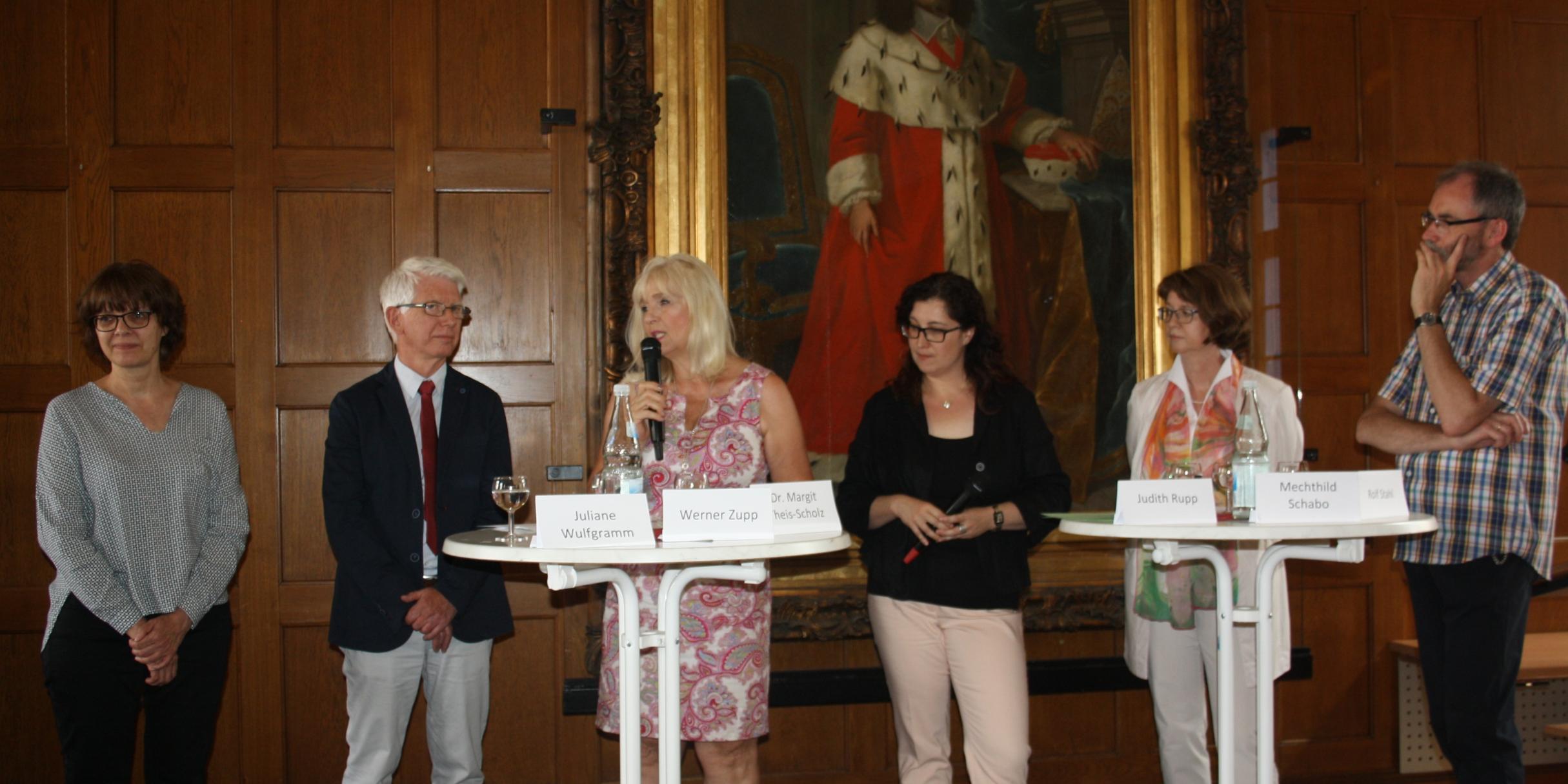 Das Podium bei der Diskussion im Koblenzer Rathaus