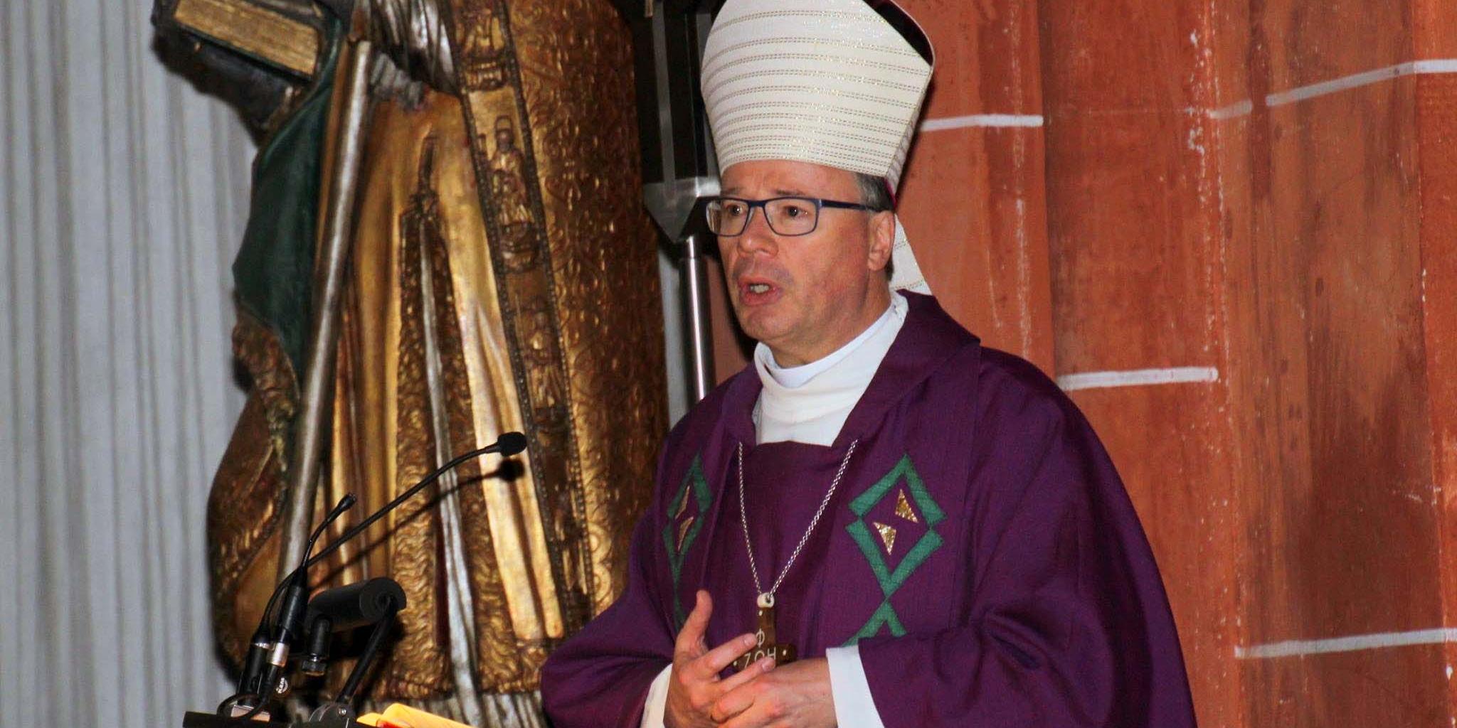 Bischof Ackermann bei der Predigt.