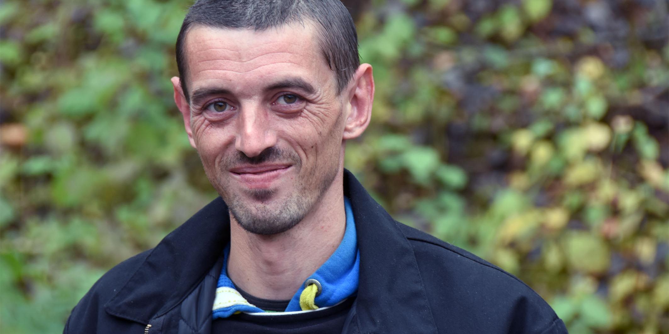 Wolfgang Theobald (32) hat seit Juli eine feste Stelle dank der Hilfe der Erwerbslosen-Selbsthilfe Püttlingen.