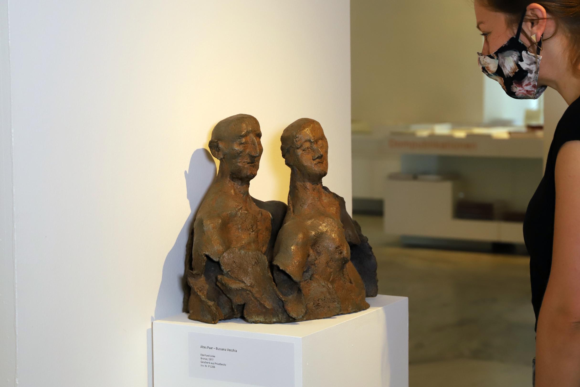 'Das Alte Paar': Eine Skulptur von Eberhard Linke