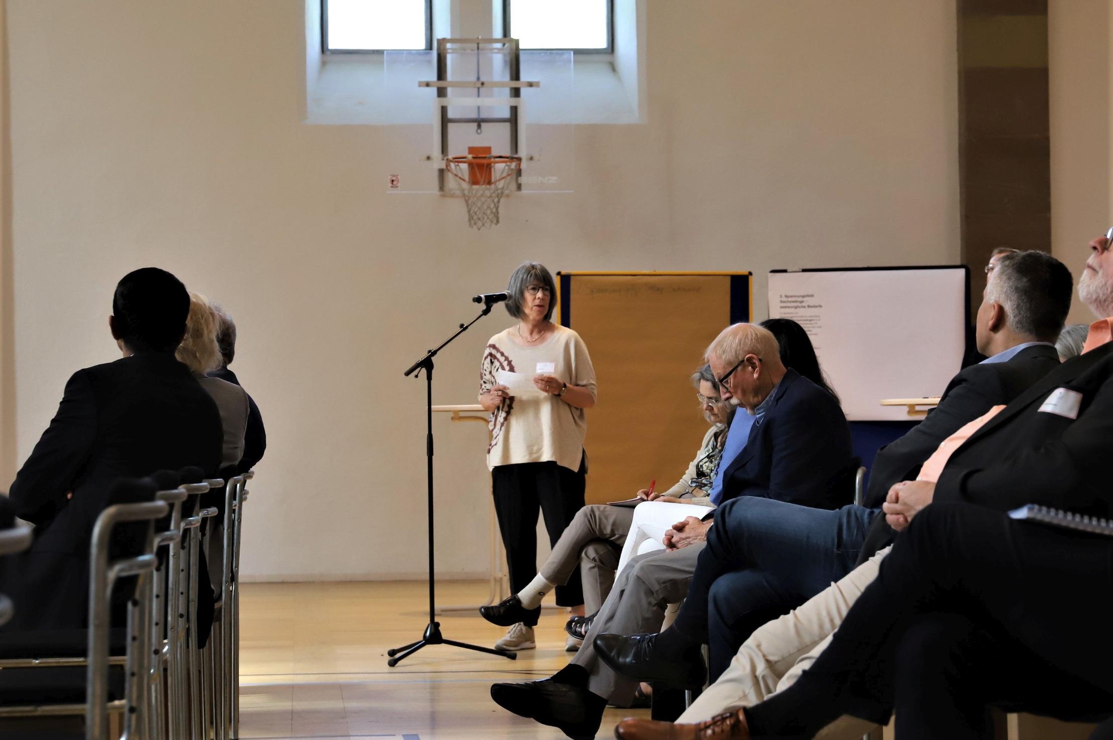 Kritisch und engagiert wurden die Diskussionen geführt (Foto: Inge Hülpes/Bistum Trier)