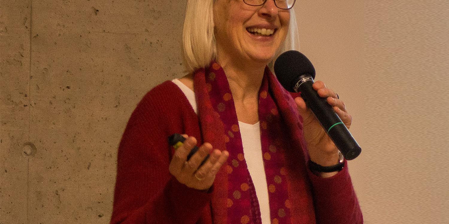 Dr. Bettina Eltrop