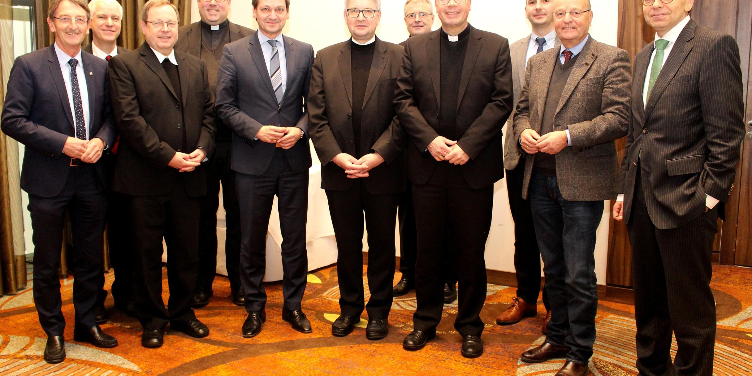 Auch Bischof Stephan Ackermann (4.v.r.) war mit seinen Amtsbrüdern beim Spitzengespräch mit der CDU.