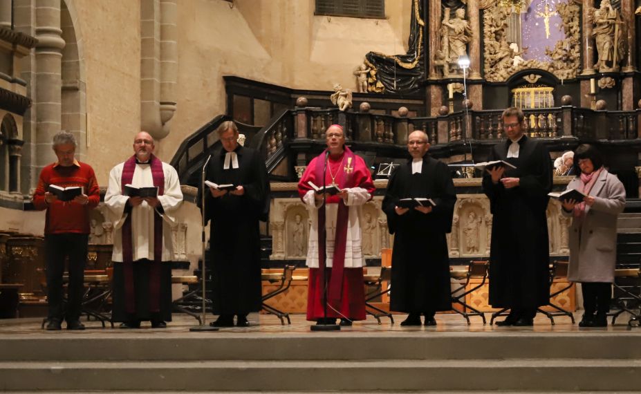 Den Gottesdienst an Buß- und Bettag feiern Evangelische Kirche im Rheinland und Bistum Trier seit 1961 in ökumenischer Verbundenheit.