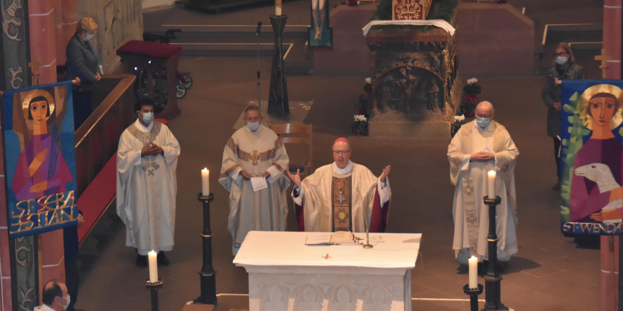 Bischof Ackermann beendet die Wallfahrtswoche in einem Pontifikalamt. Foto: Ute Kirch