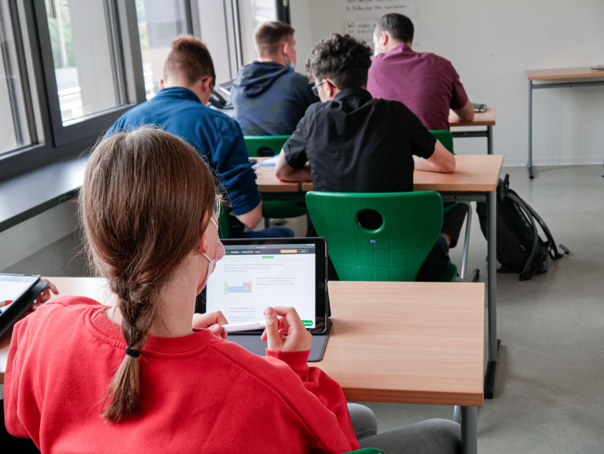 Weitere Schulen in Trägerschaft des Bistums Trier haben Interesse an der 'Digitalen Klasse' signalisiert und erproben bereits neue didaktische Konzepte und Arbeitsabläufe. Foto: St. Franziskus Schule Koblenz