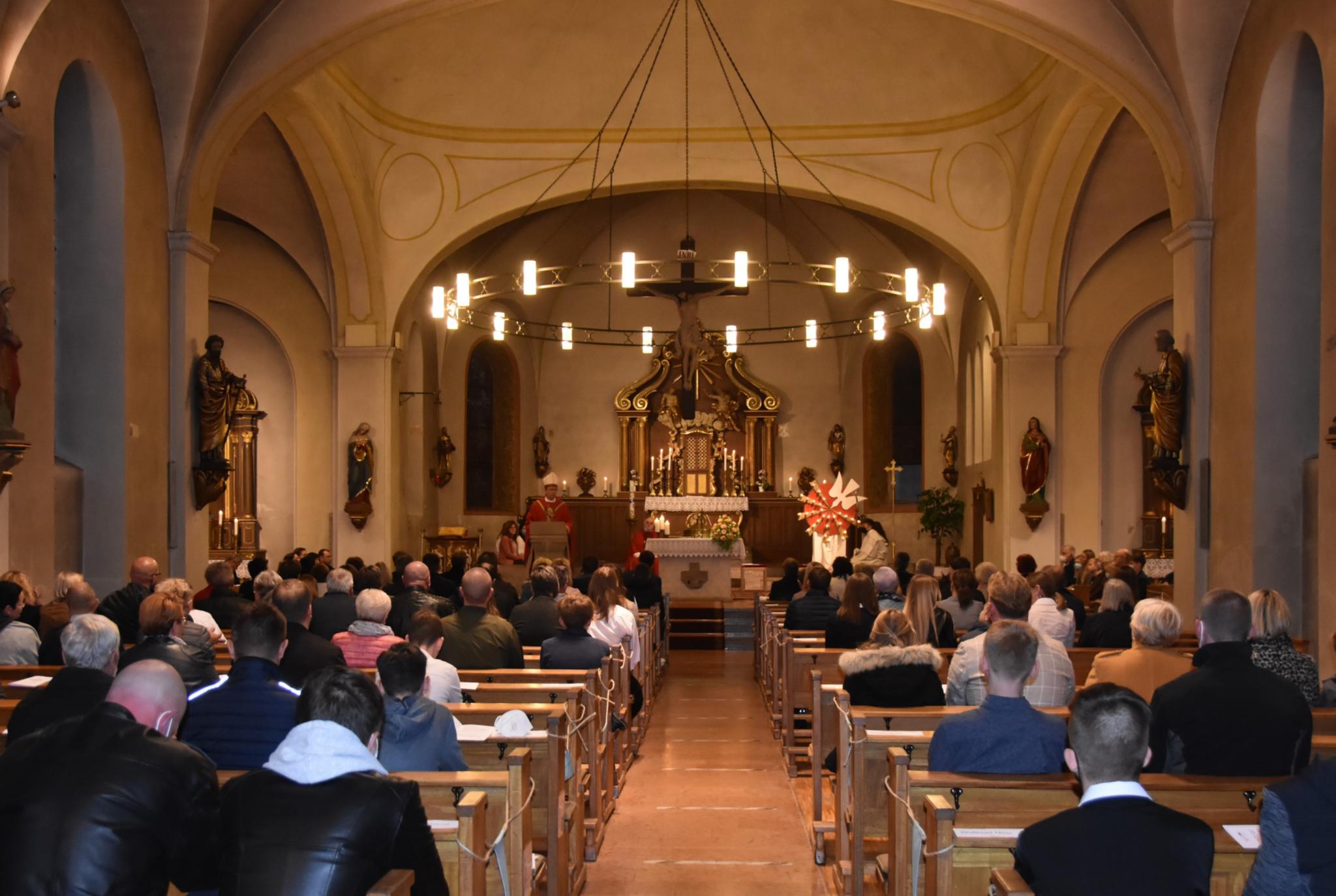 Firmung in der Pfarrkirche St. Peter und Paul in Nalbach. Foto: Ute Kirch