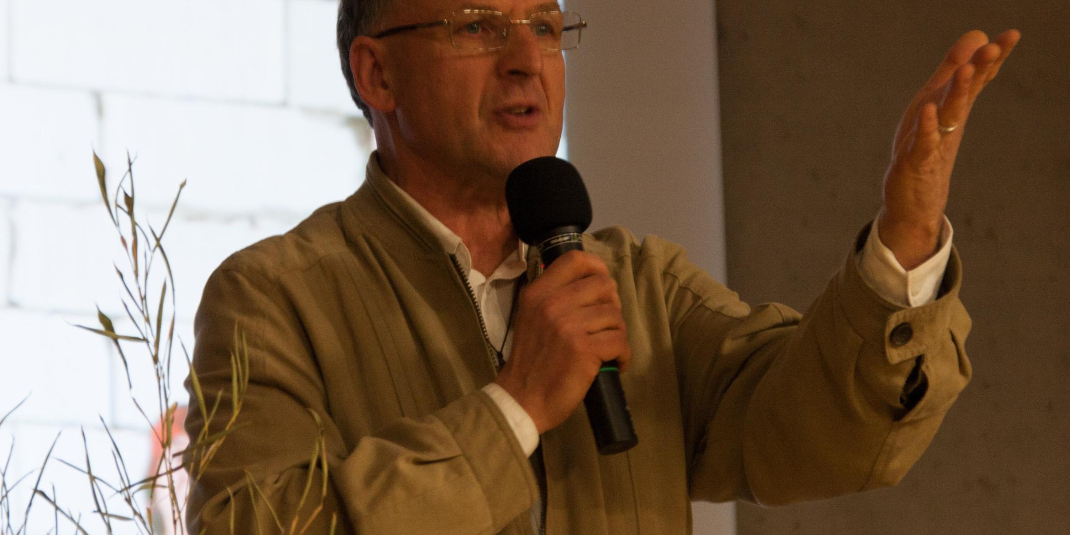 Bruder Andreas Knapp beim Referat im Katholischen Forum Koblenz