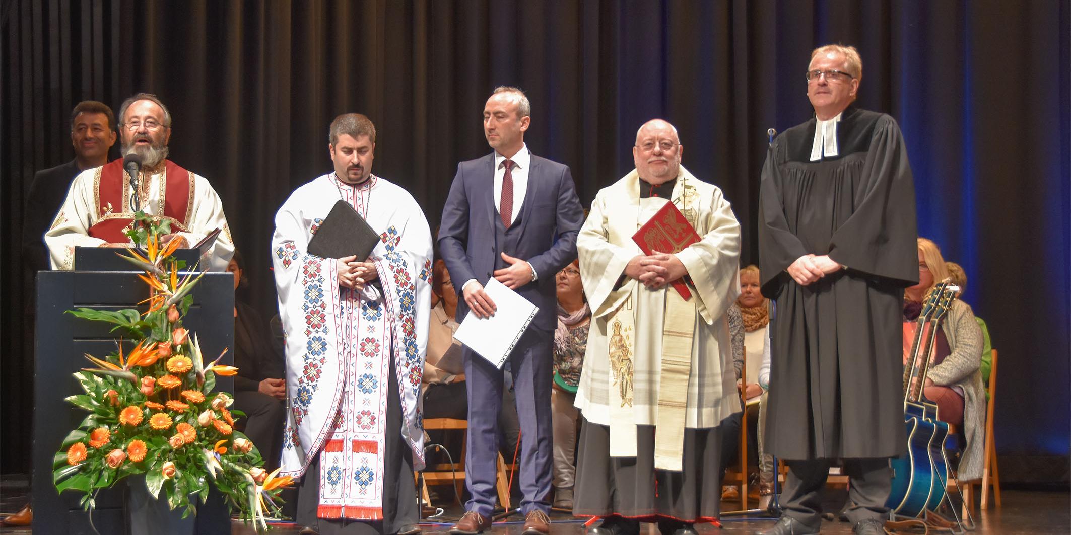Vertreter der verschiedenen Religionen trafen sich am Sonntag zum gemeinsamen Gebet für den Frieden in Lebach
