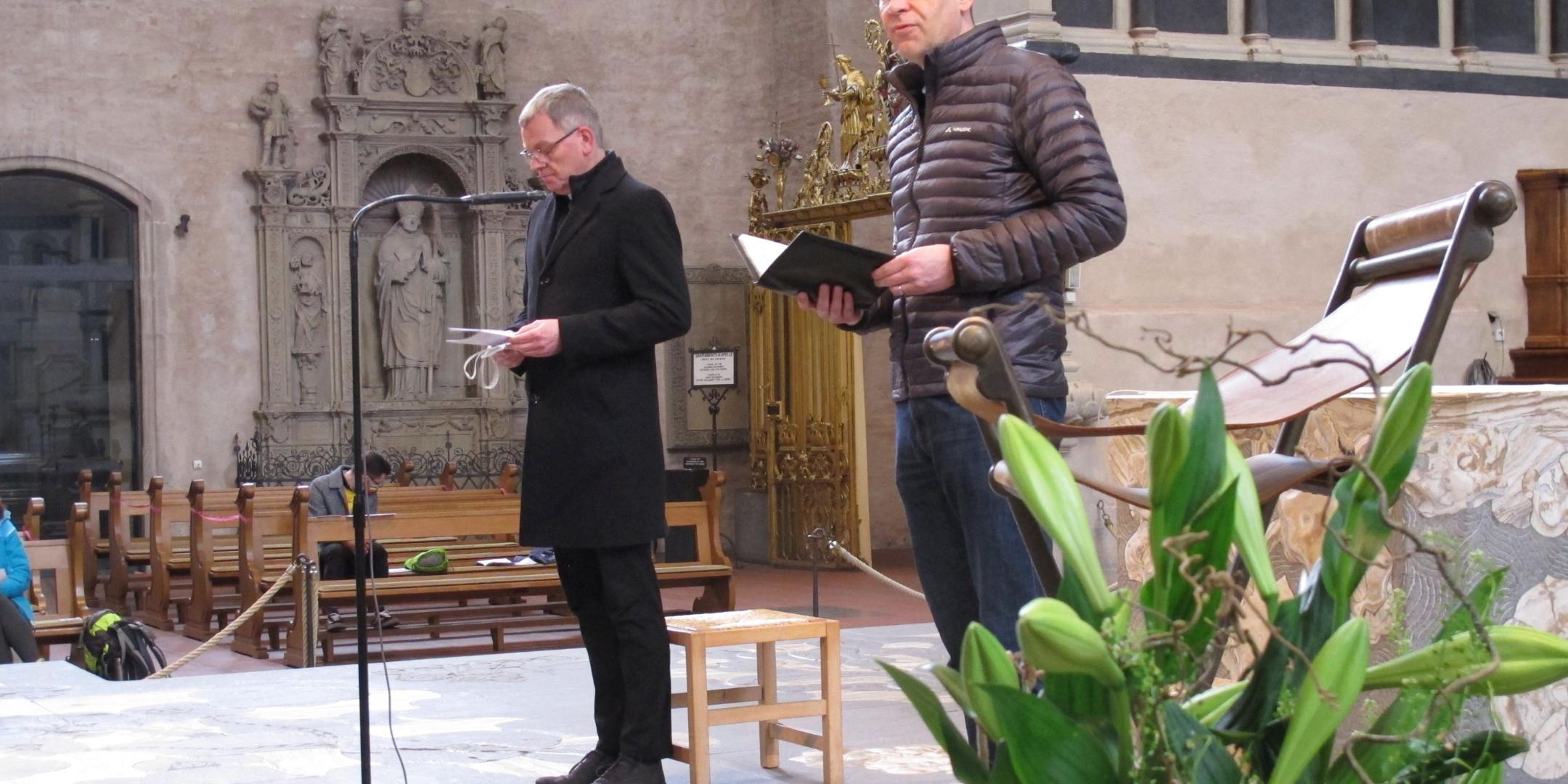 Ökumenische Andacht im Trierer Dom: Generalvikar Dr. Ulrich Graf von Plettenberg (links) und Superintendent Dr. Jörg Weber