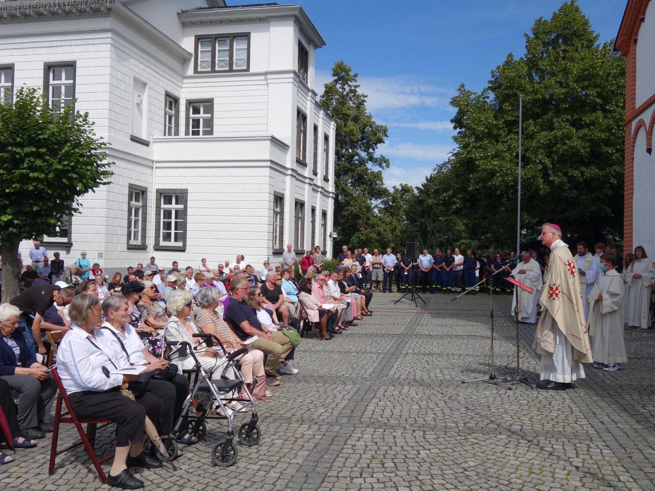 Weihbischof Jörg Michael Peters stand dem Gedenkgottesdienst in Sinzig vor (Foto: Julia Fröder/Bistum Trier)