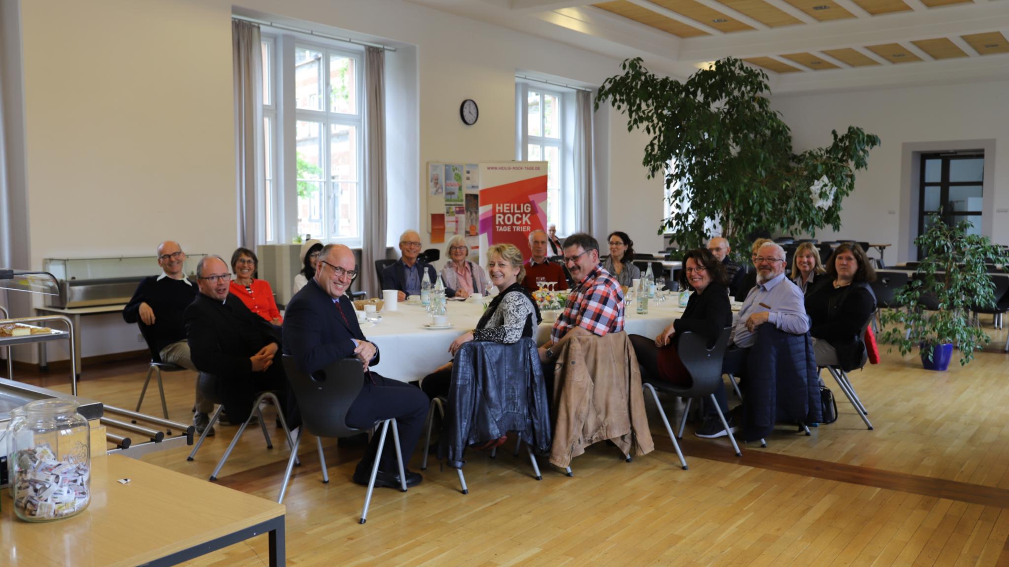 Das 'Erzählcafé' in der Cafeteria des Generalvikariates