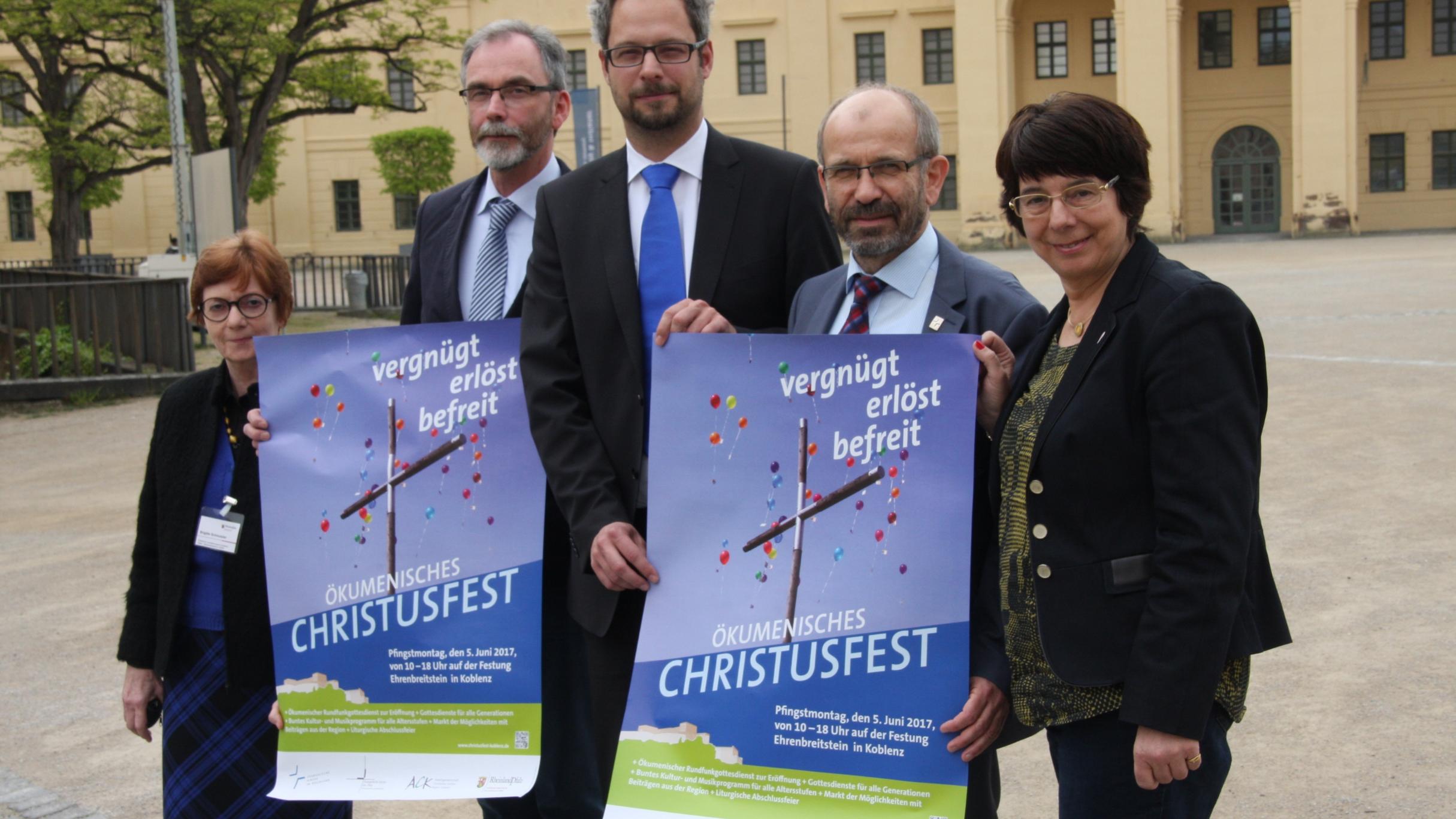 Freuen sich auf ein gemeinsames Christusfest (v. links) stellvertretende Generaldirektorin der Generaldirektion Kulturelles Erbe Rheinland-Pfalz Brigitte Schmutzler, Superintendent Rolf Stahl vom evangelischen Kirchenkreis Koblenz, Vorsitzender der ACK-Südwest Jochen Wagner, Präses Manfred Rekowski von der evangelischen Kirche im Rheinland und Anna Maria Schuster von den Freunden der BUGA.