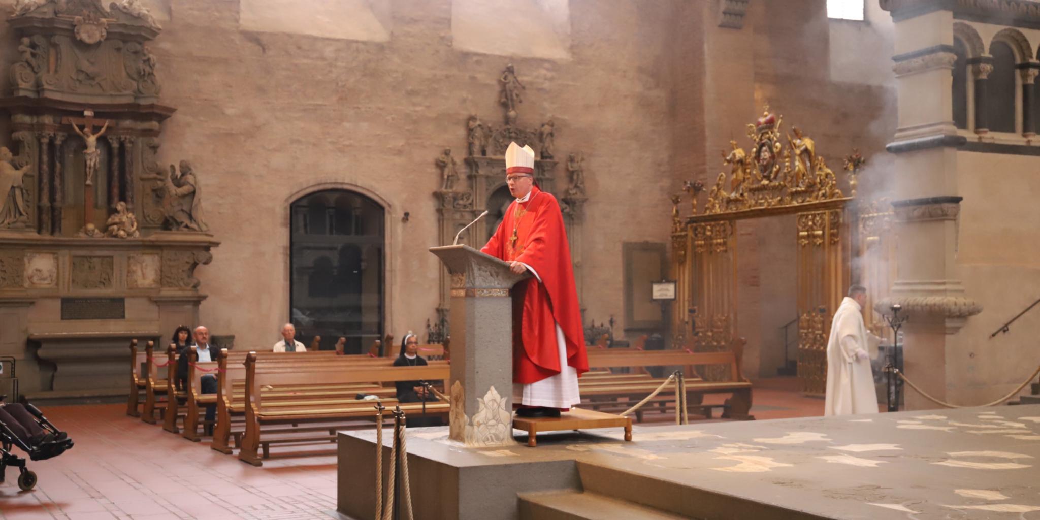 Bischof Ackermann beim Gottesdienst im Trierer Dom (Foto: J. Rupp/Bistum Trier)