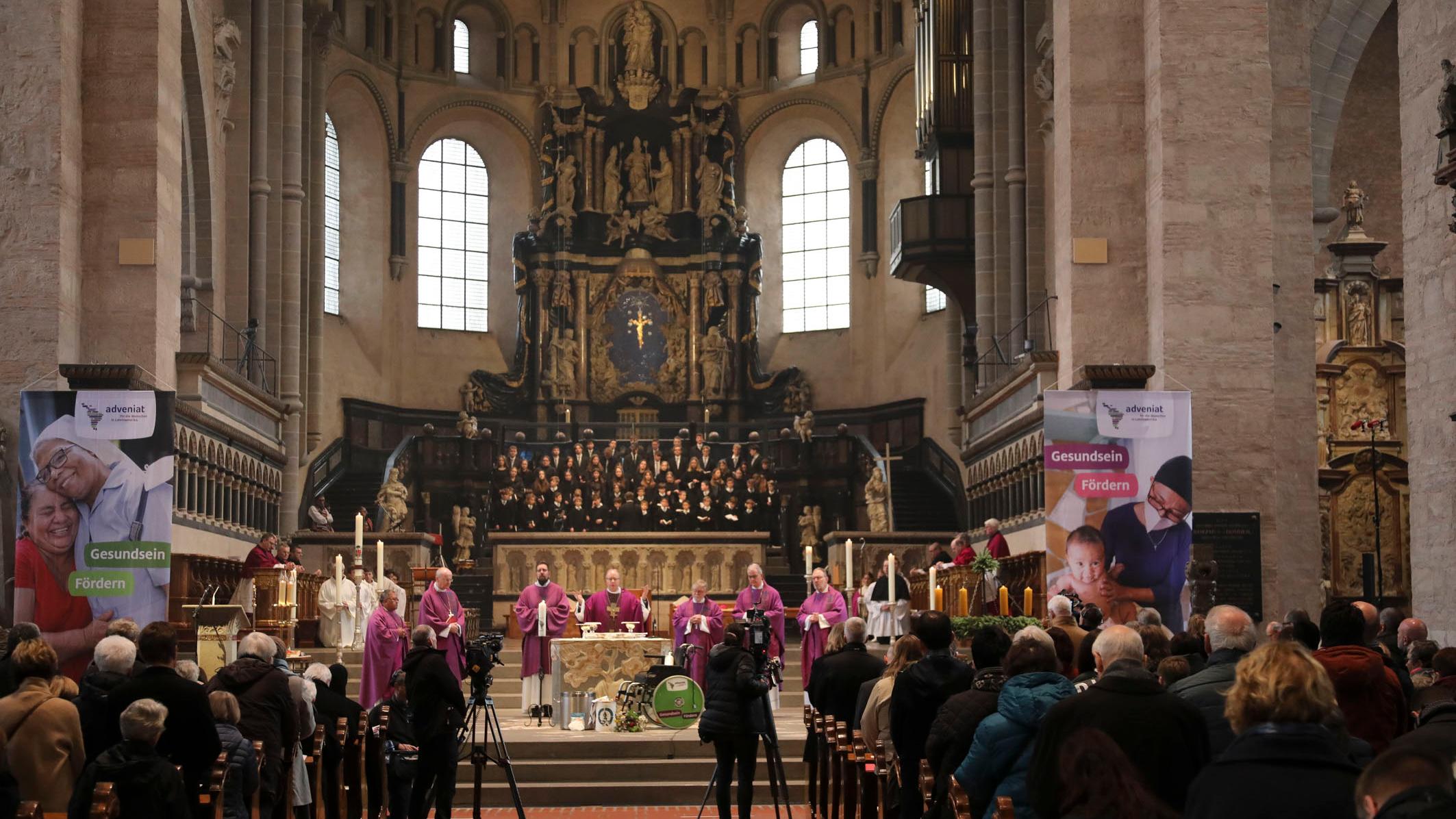 Die Adveniat-Weihnachtsaktion wurde mit einem Gottesdienst im Dom eröffnet (Fotos: Helmut Thewalt)