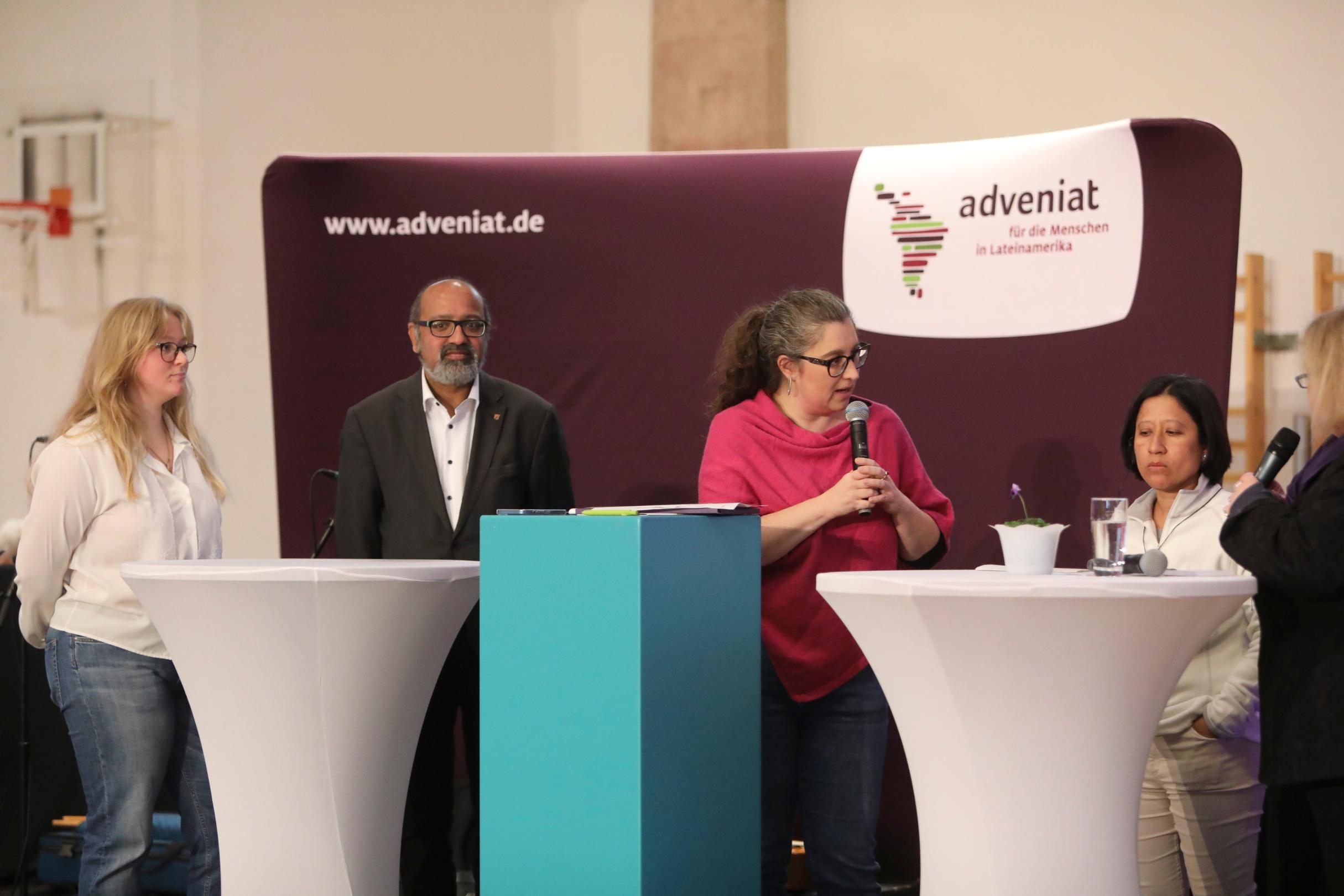 Gesprächsrunde mit Magdalena Gilla, Josef Winkler und Dr. Rosmery Gross (vlnr; Foto: Bistum/Thewalt)