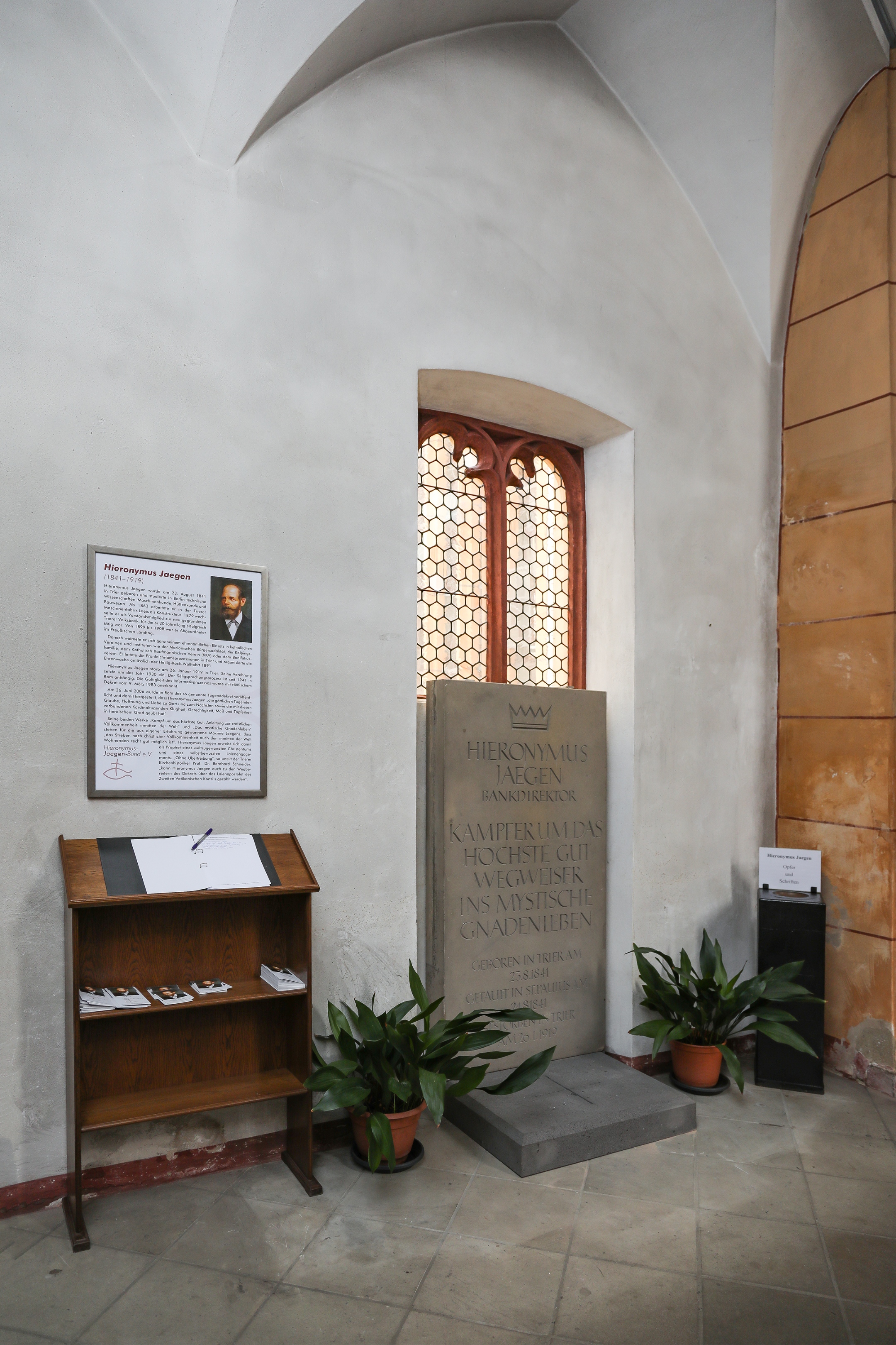 Die neue Grabstätte in St. Gangolf