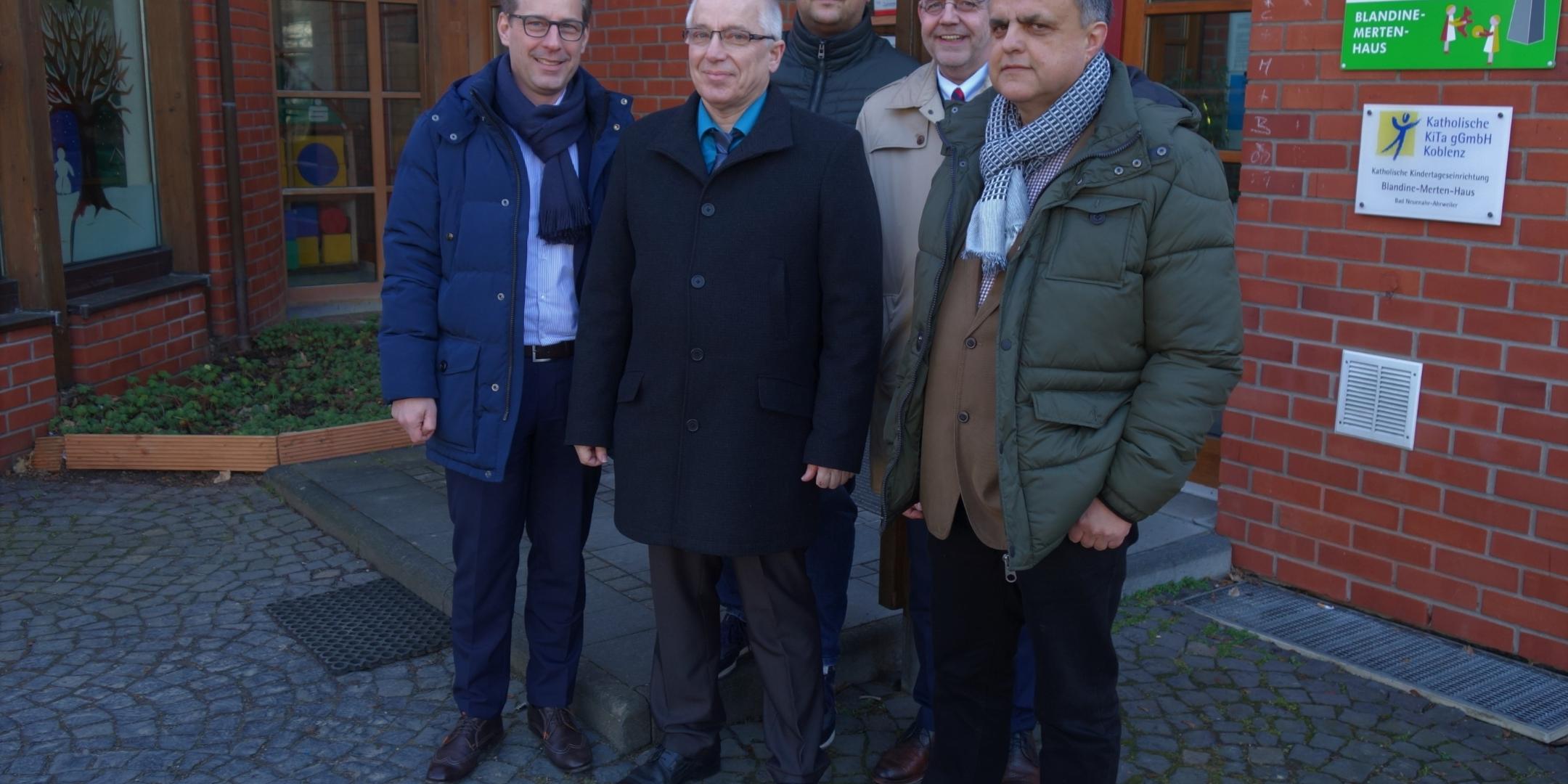 David Bongart, Michael Wolter, Jürgen Ritter, Dr. Thomas Fößel und Pfarrer Peter Dörrenbächer (v. links) vom Förderverein.