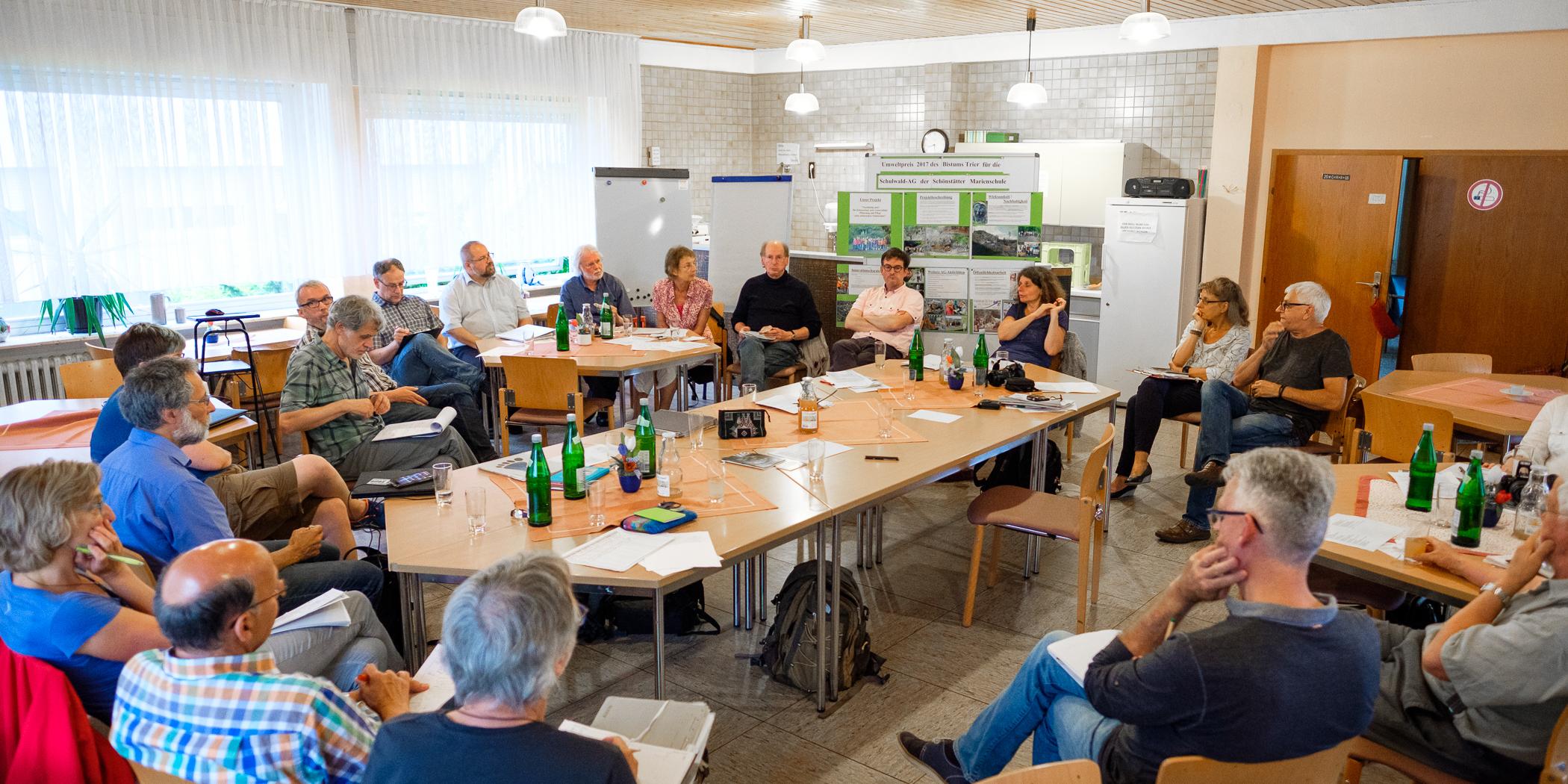 Im Gemeindezentrum St. Franziskus Koblenz diskutierten die Teilnehmer über Klimawandel und Umweltschutz