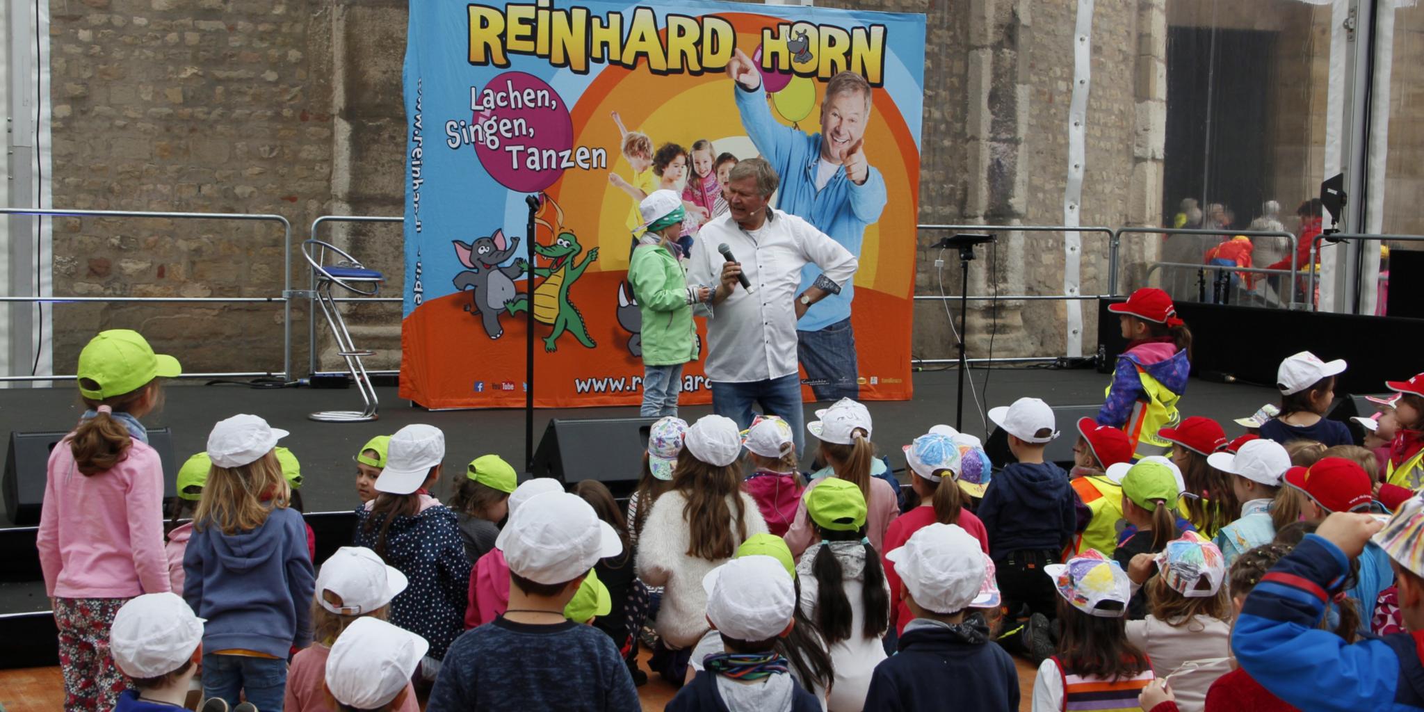 Das Konzert 2019 mit Reinhard Horn war für die Kinder beim Kita-Tag wieder einer der Höhepunkte. In diesem Jahr findet das Konzert im Internet statt
