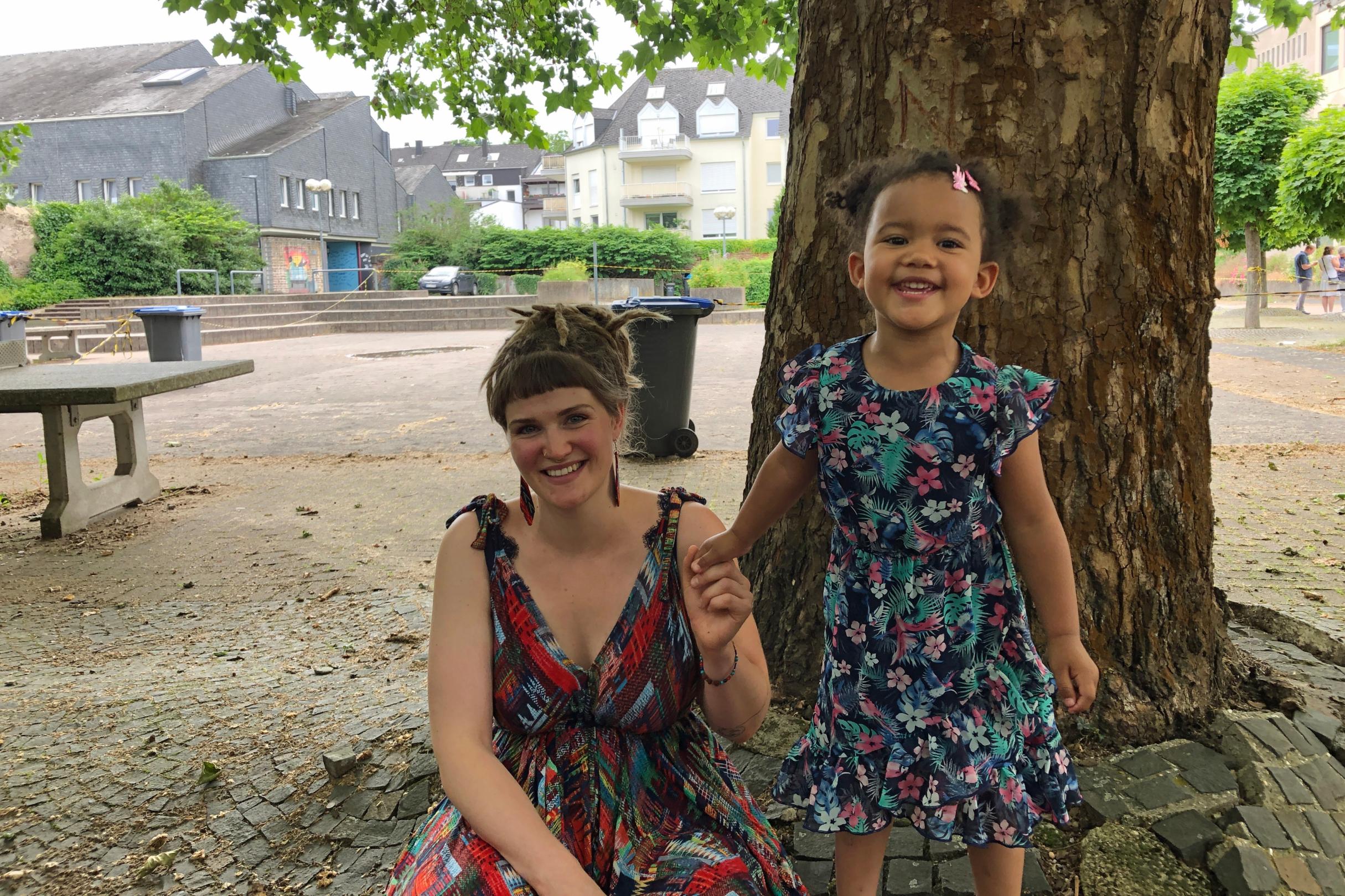 Louise Grohme und ihre dreijährige Tochter
