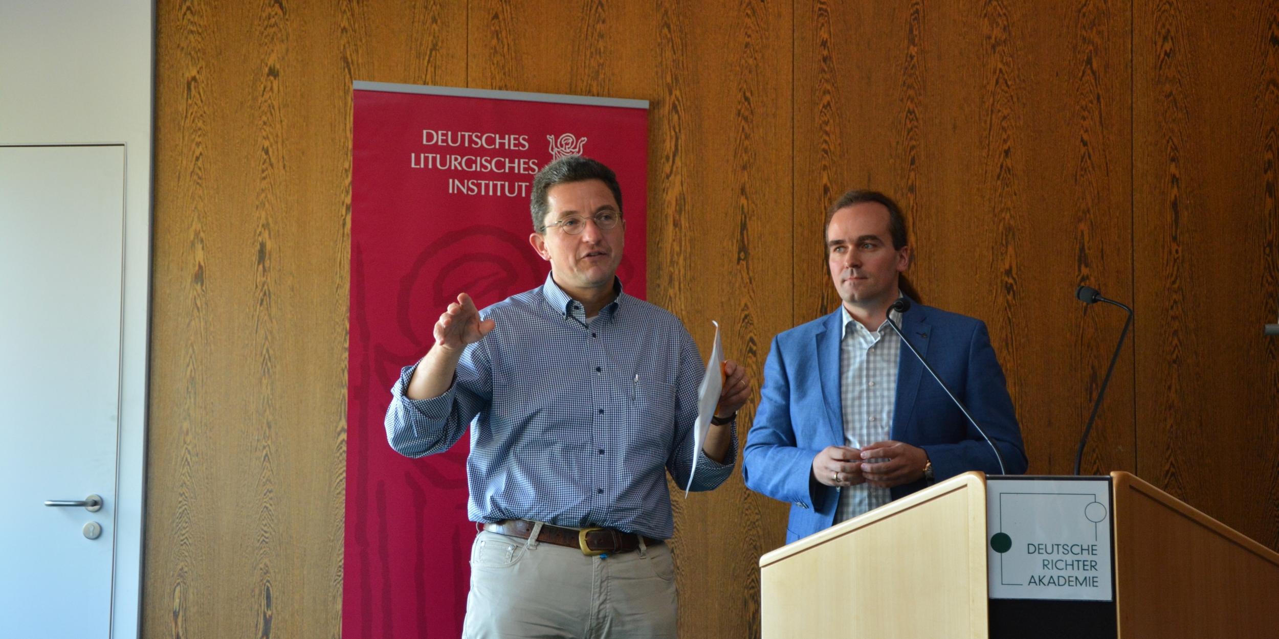 Prof. Alexander Deeg (links) und Prof. Alexander Zerfaß – die beiden Hauptreferenten
